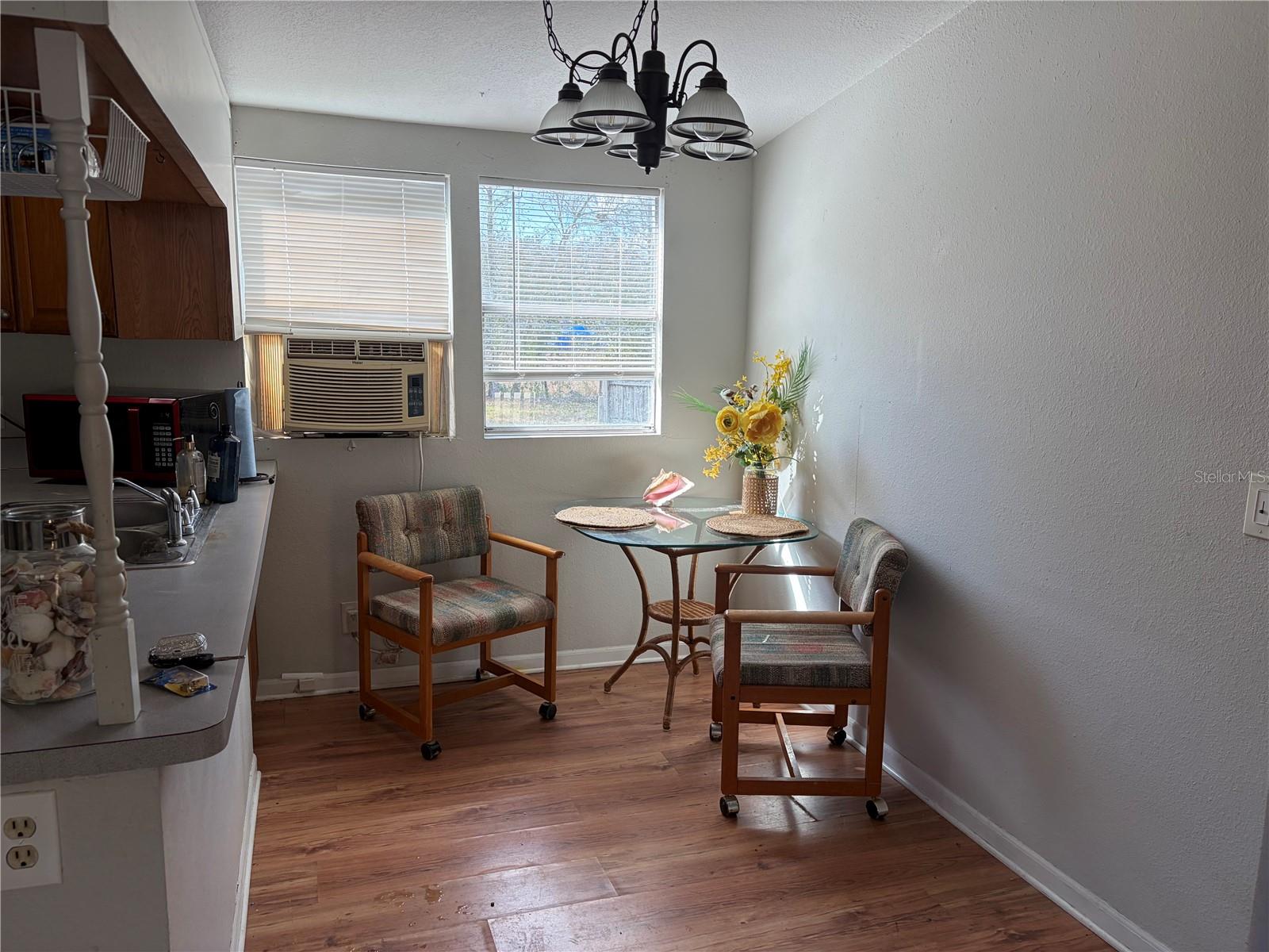 Listing photo id 18 for 6905 Pearson Lane