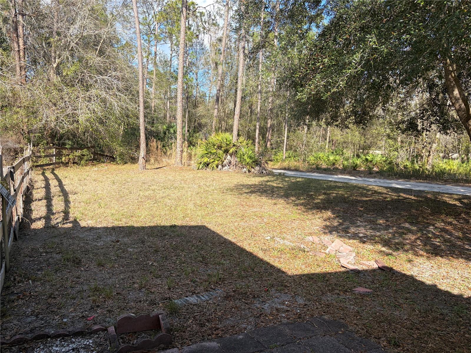 Listing photo id 24 for 6905 Pearson Lane