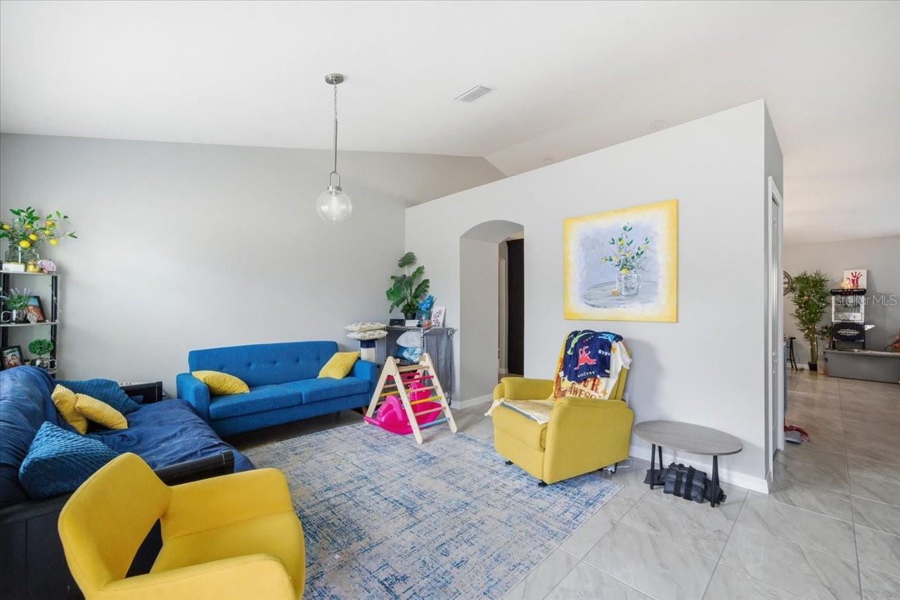 Image 21 of 54 For 12015 Phoenix Avenue