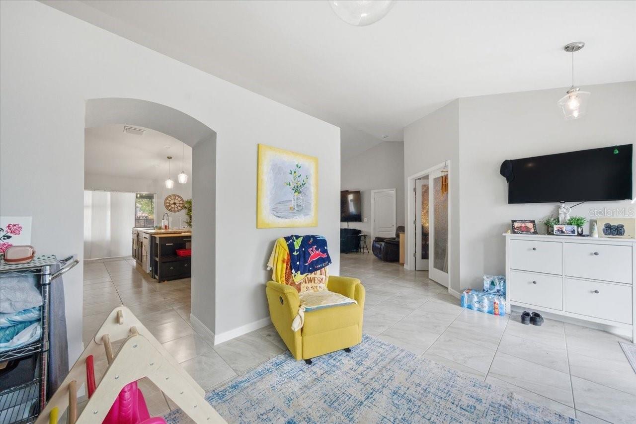 Image 22 of 54 For 12015 Phoenix Avenue