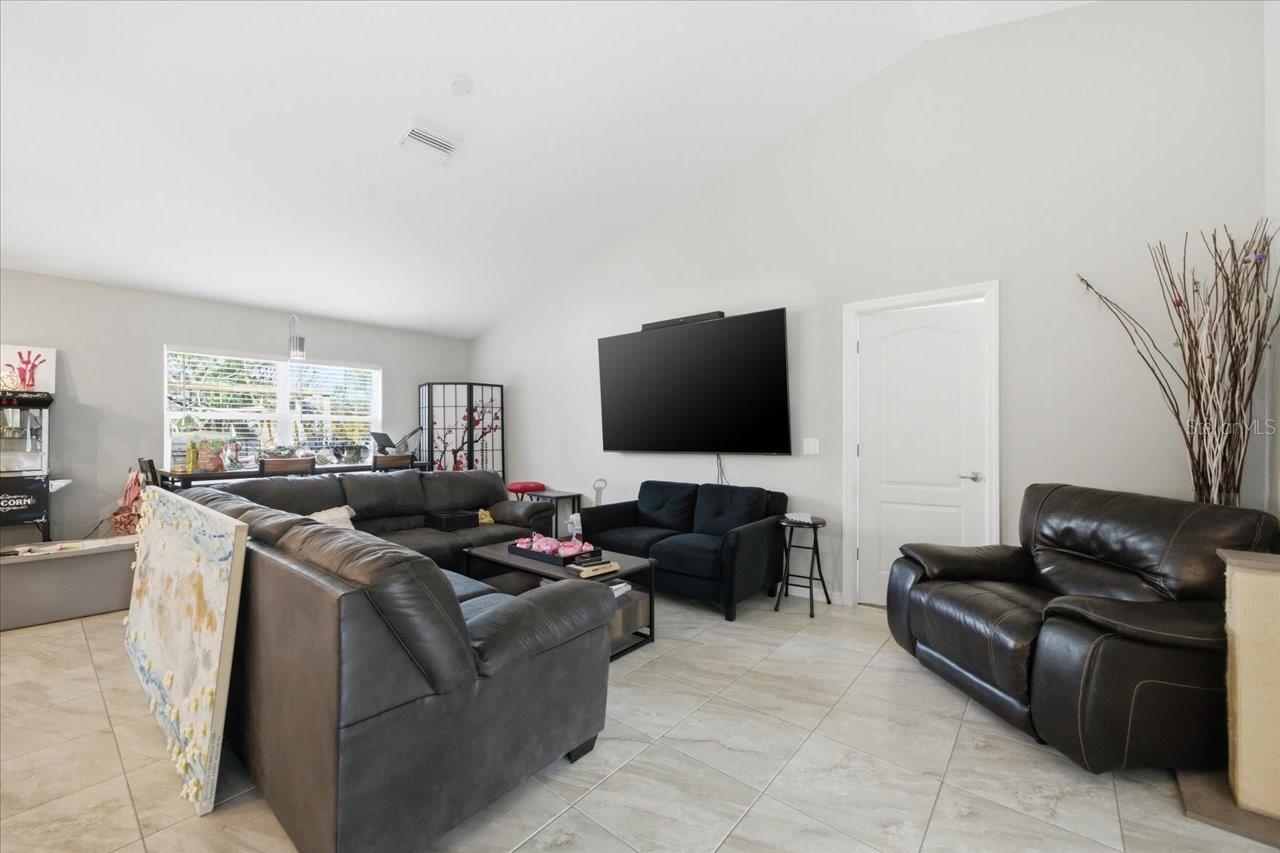 Image 24 of 54 For 12015 Phoenix Avenue