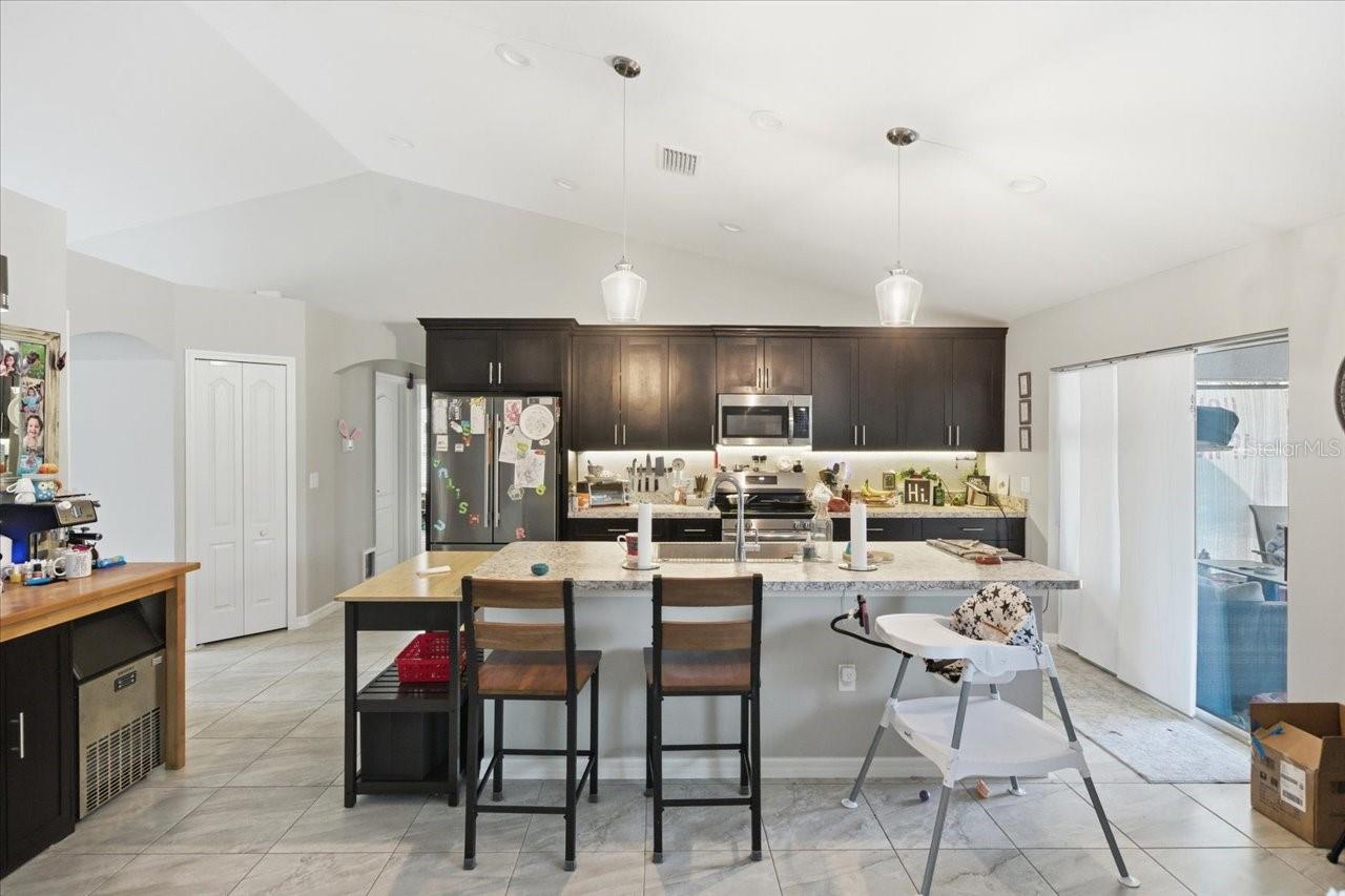 Image 29 of 54 For 12015 Phoenix Avenue