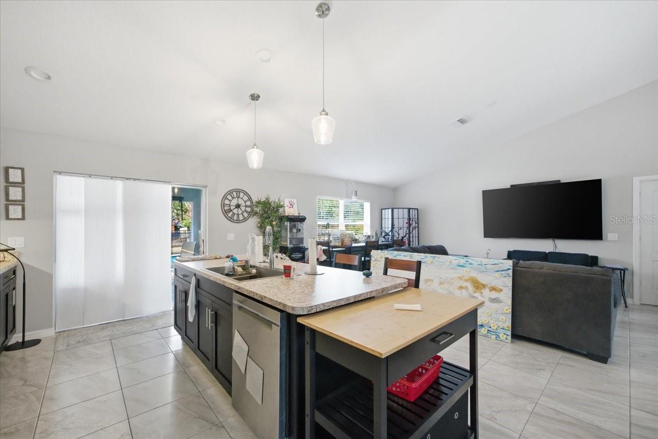 Image 32 of 54 For 12015 Phoenix Avenue