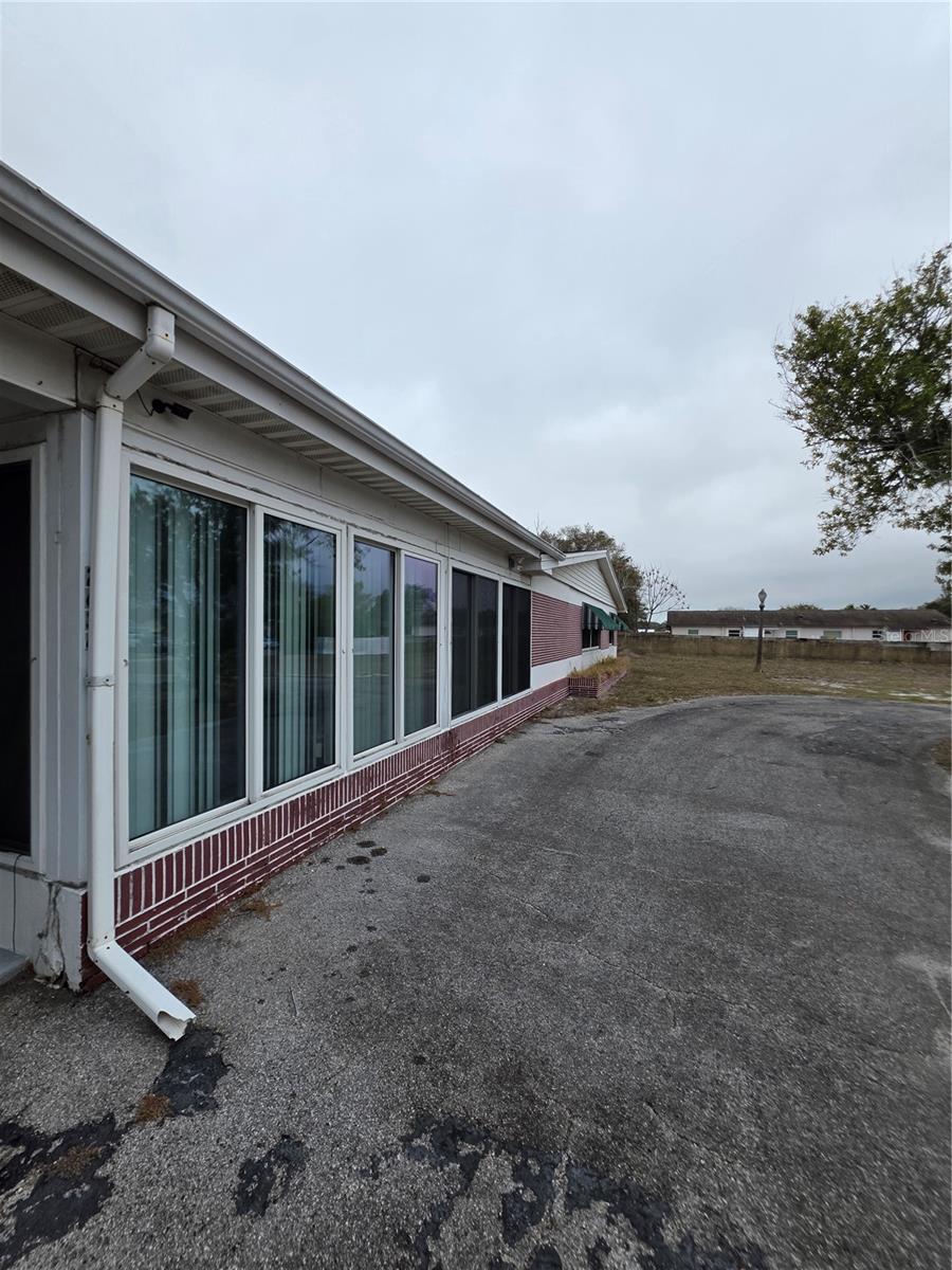 Image 16 of 18 For 2634 South Drive