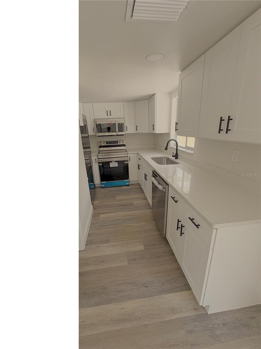 Image 5 of 11 For 11031 Spoonbill Road