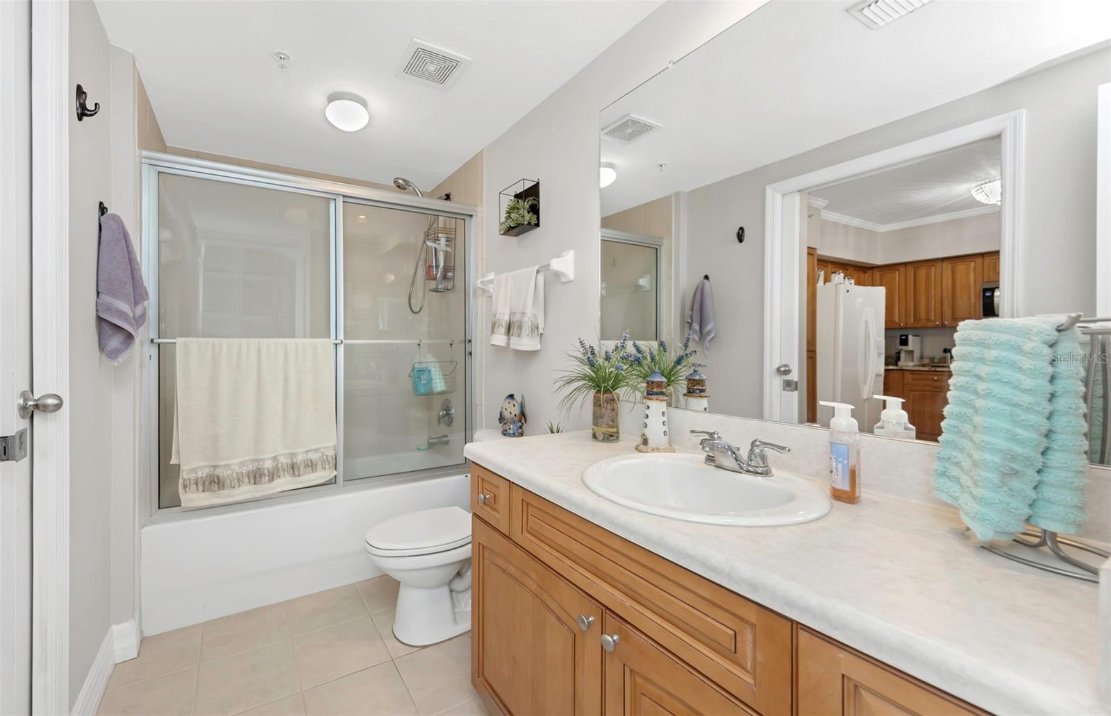 Image 25 of 53 For 4516 Seagull Drive 313