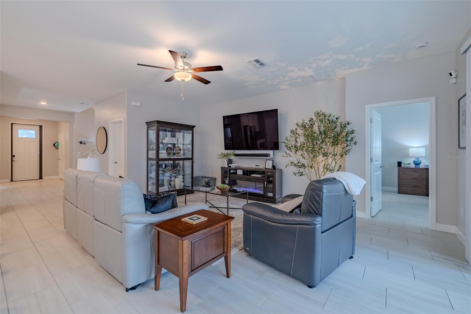 Image 14 of 56 For 10394 Tupper Cay Drive