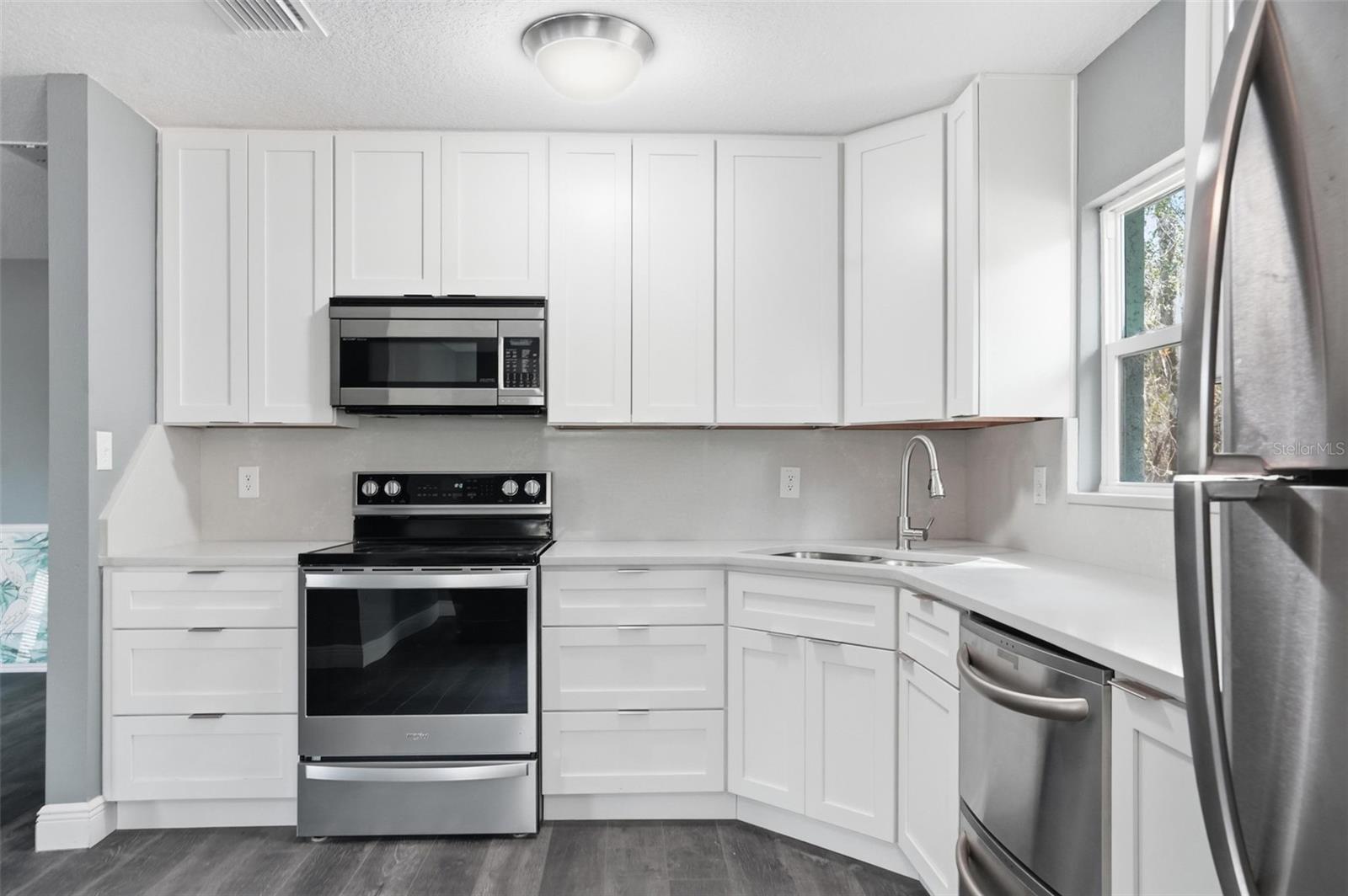 Image 12 of 35 For 16145 Snow Memorial Highway