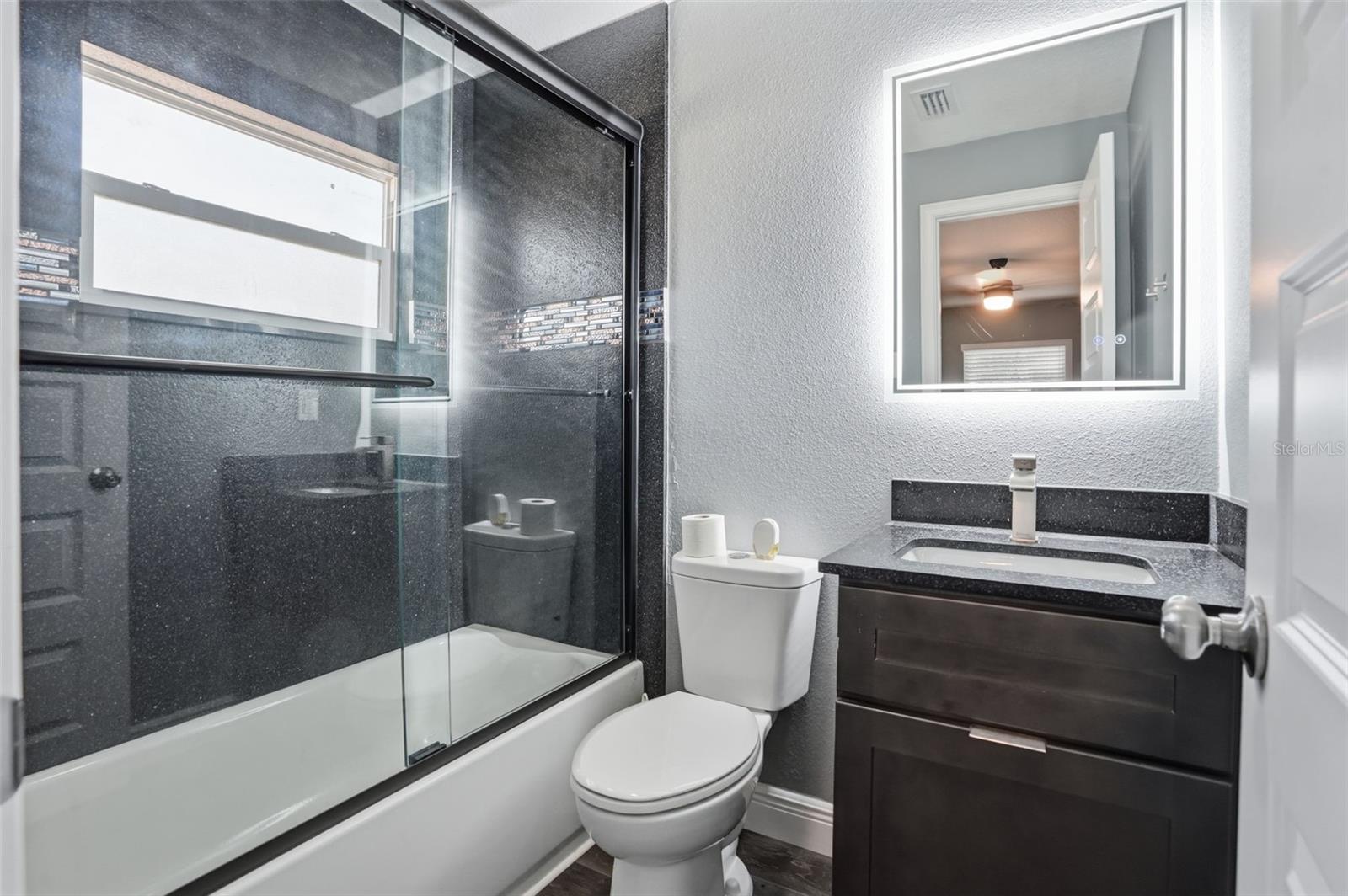 Image 19 of 35 For 16145 Snow Memorial Highway