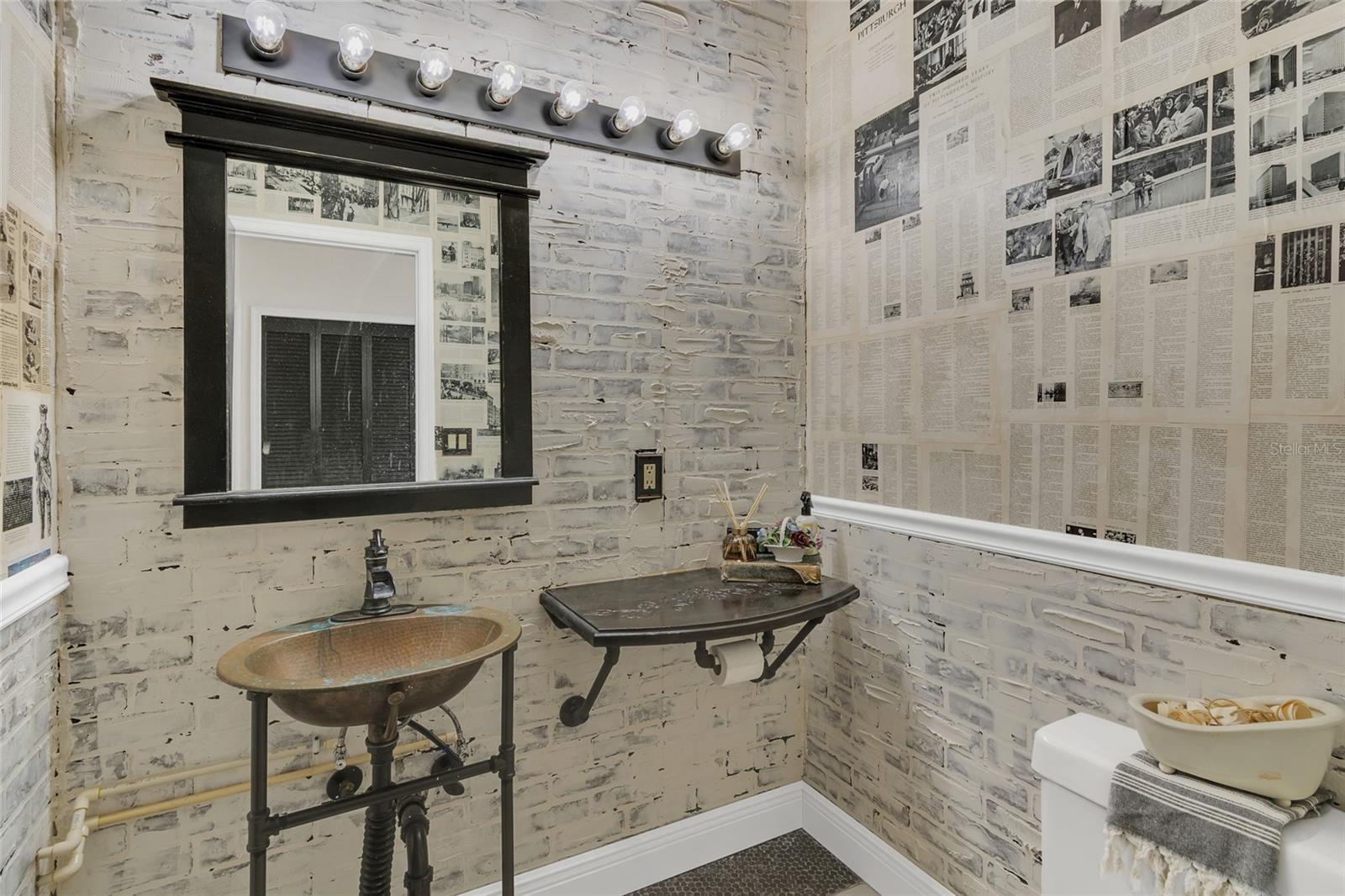 Listing photo id 9 for 8021 Moonlight Lane