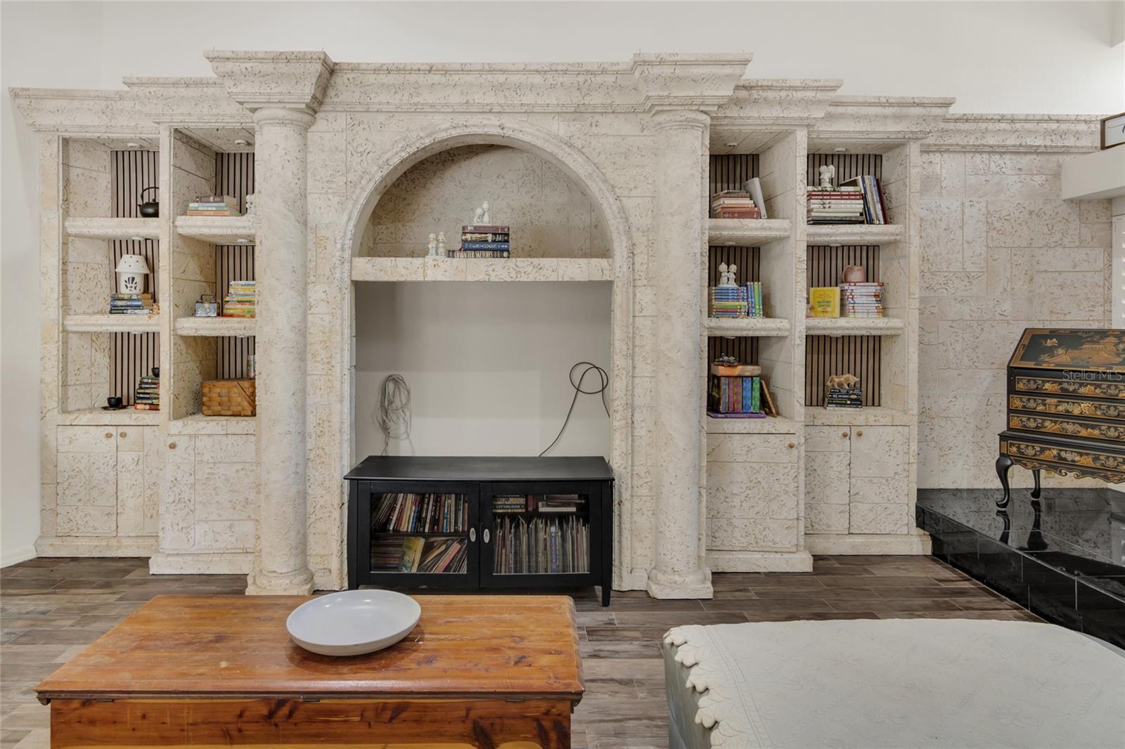 Listing photo id 22 for 8021 Moonlight Lane