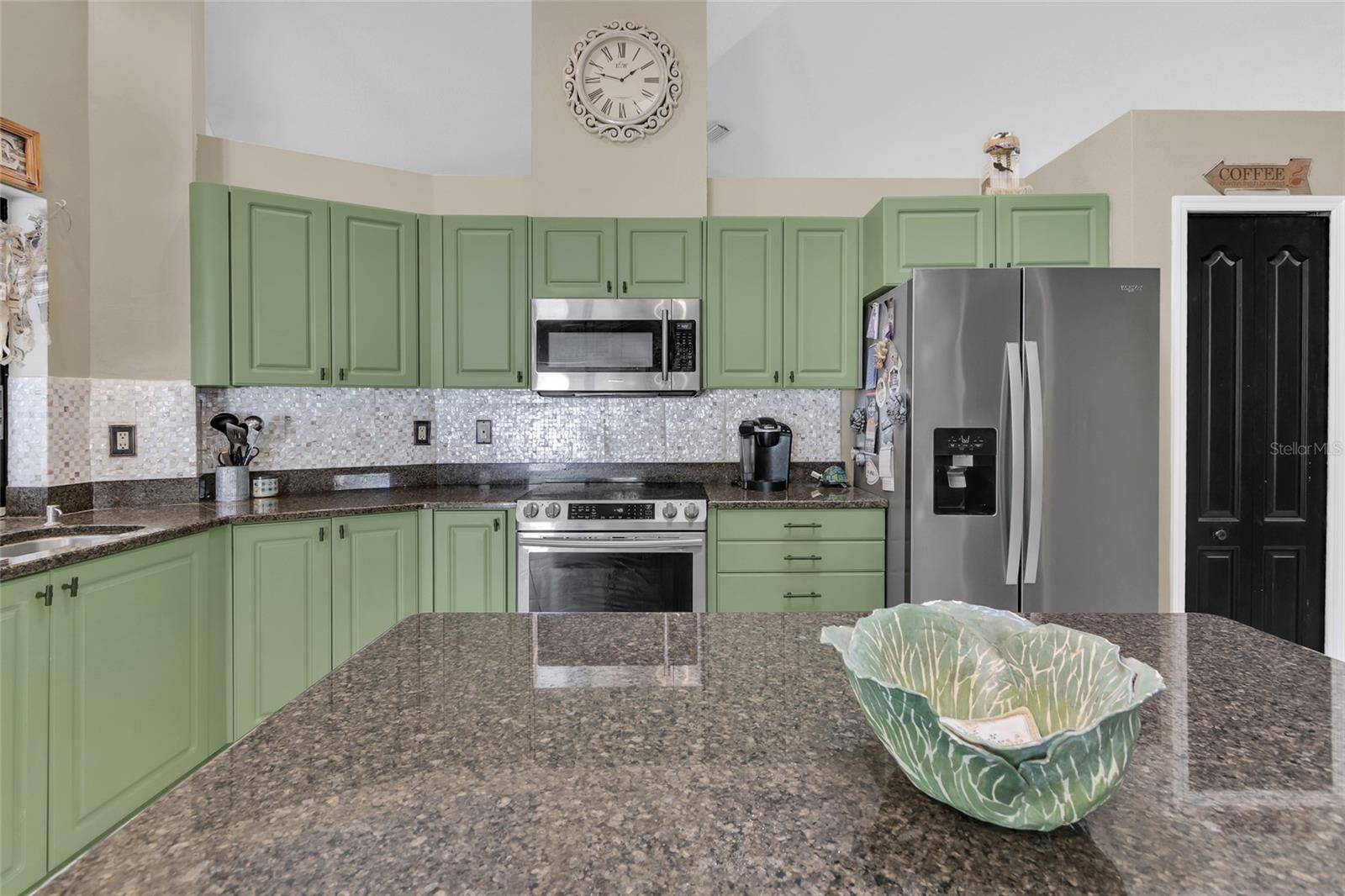 Listing photo id 30 for 8021 Moonlight Lane