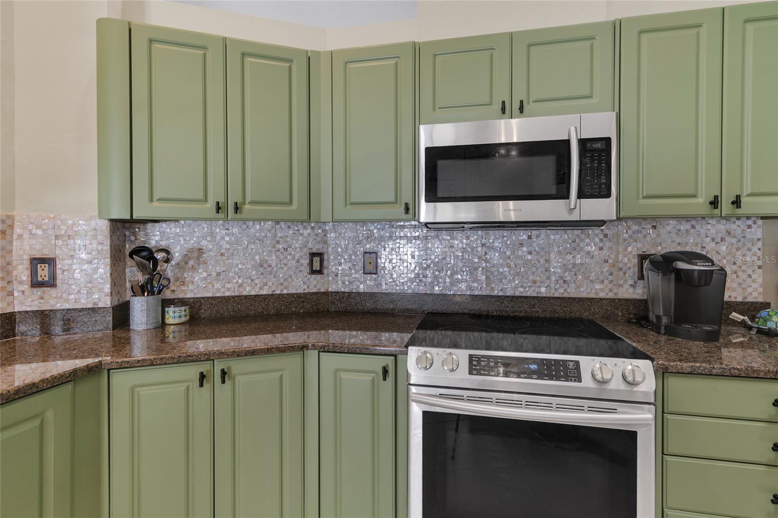 Listing photo id 31 for 8021 Moonlight Lane