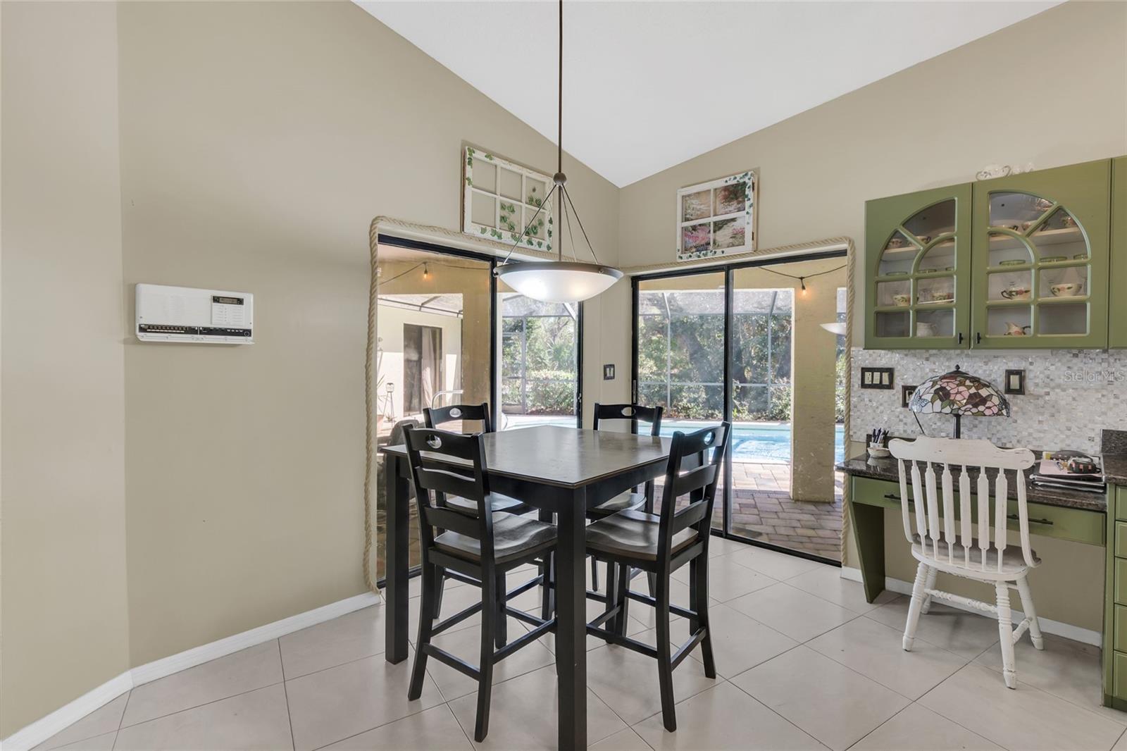 Listing photo id 34 for 8021 Moonlight Lane