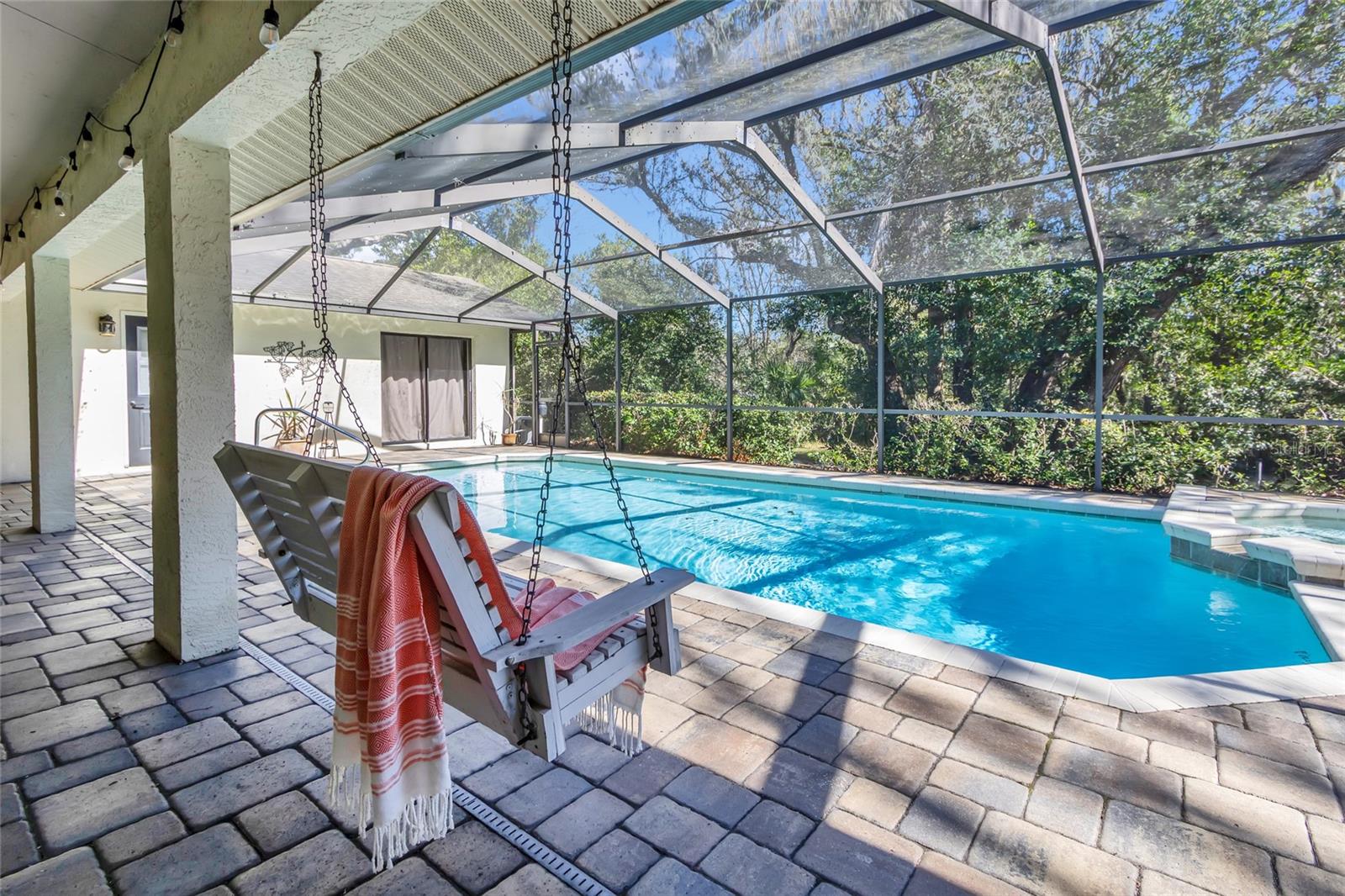 Listing photo id 46 for 8021 Moonlight Lane