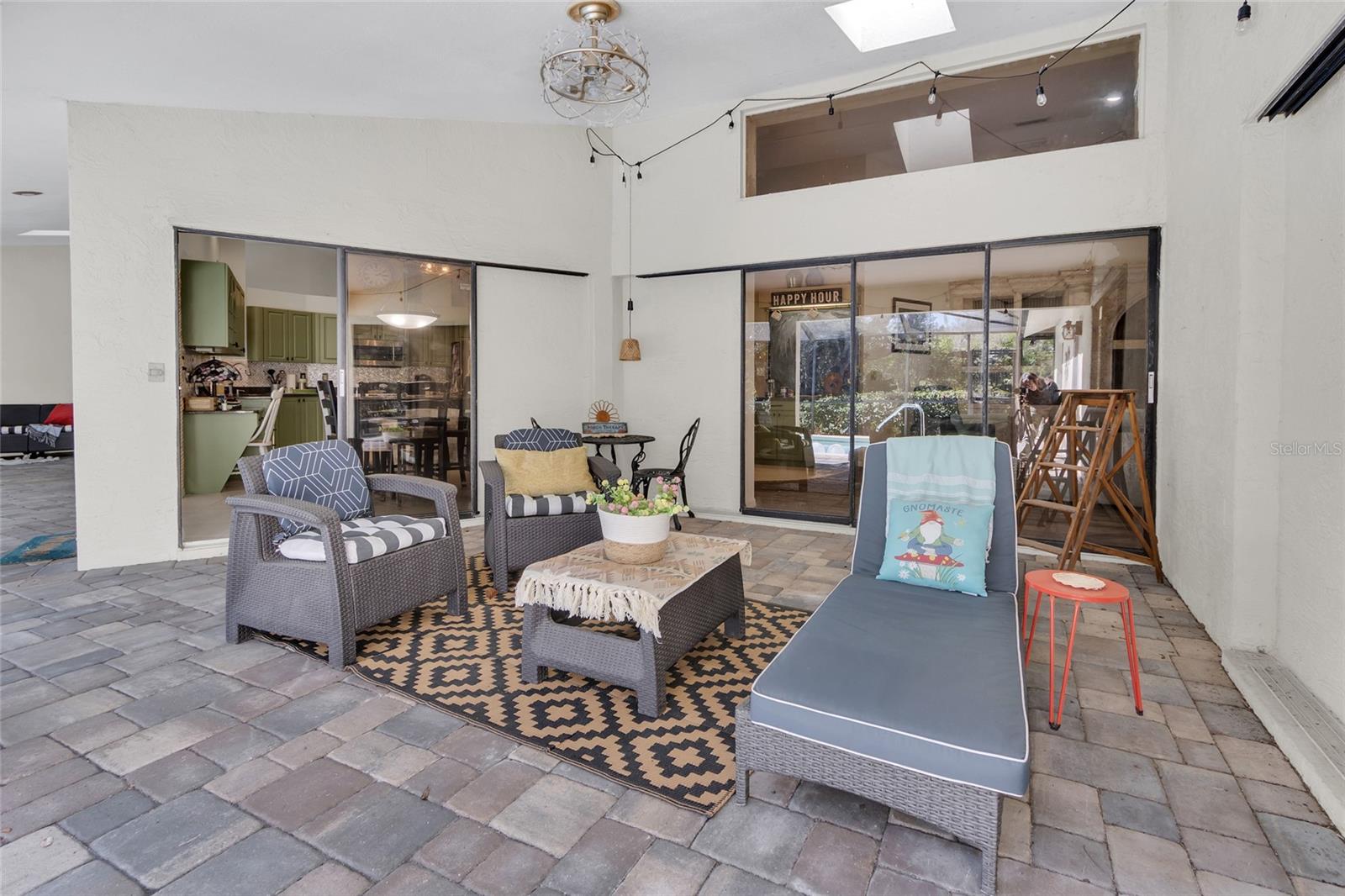 Listing photo id 49 for 8021 Moonlight Lane