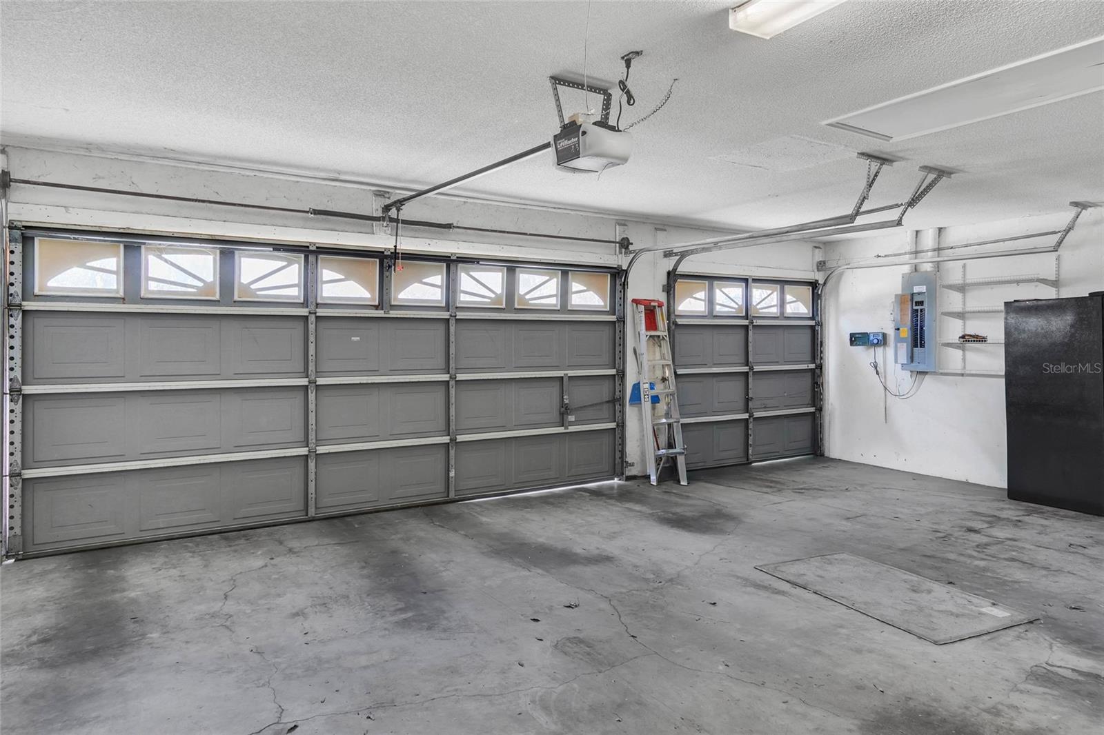 Listing photo id 51 for 8021 Moonlight Lane