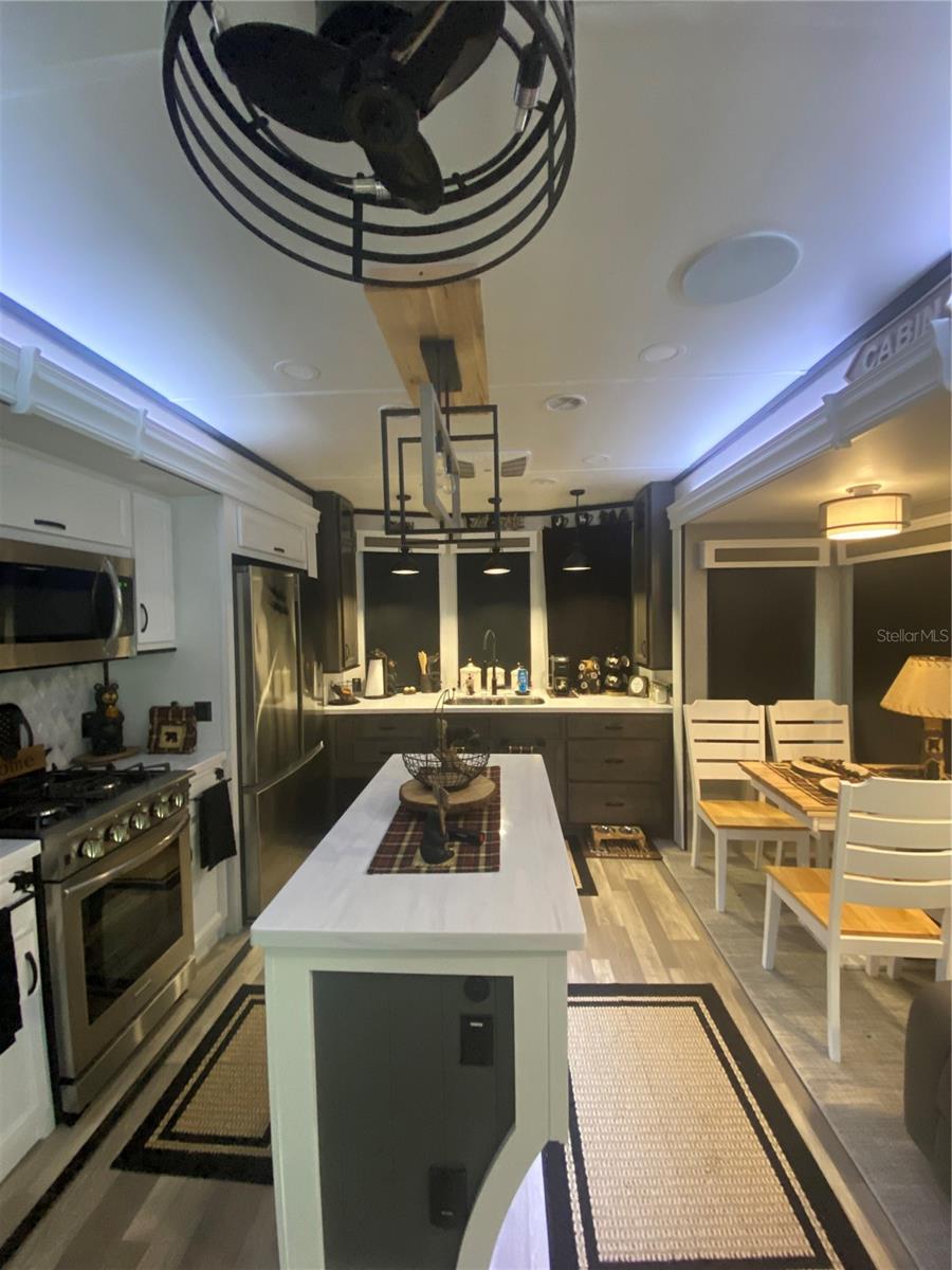 Image 17 of 42 For 25059 143rd Place Ne 102