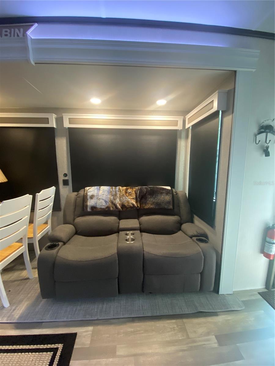 Image 18 of 42 For 25059 143rd Place Ne 102