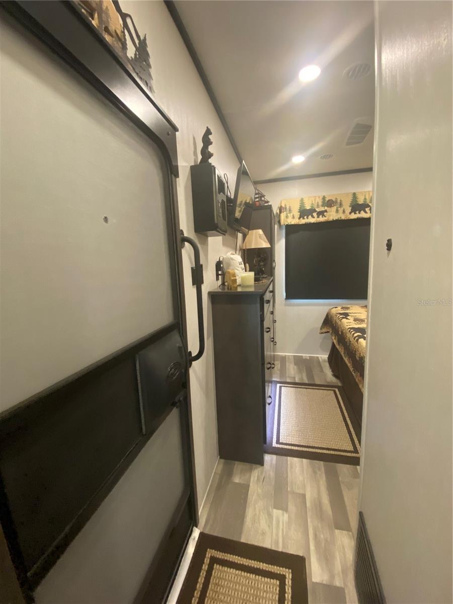 Image 21 of 42 For 25059 143rd Place Ne 102