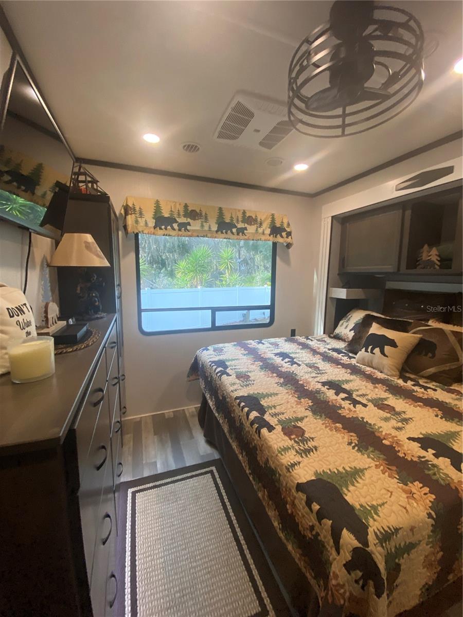 Image 22 of 42 For 25059 143rd Place Ne 102