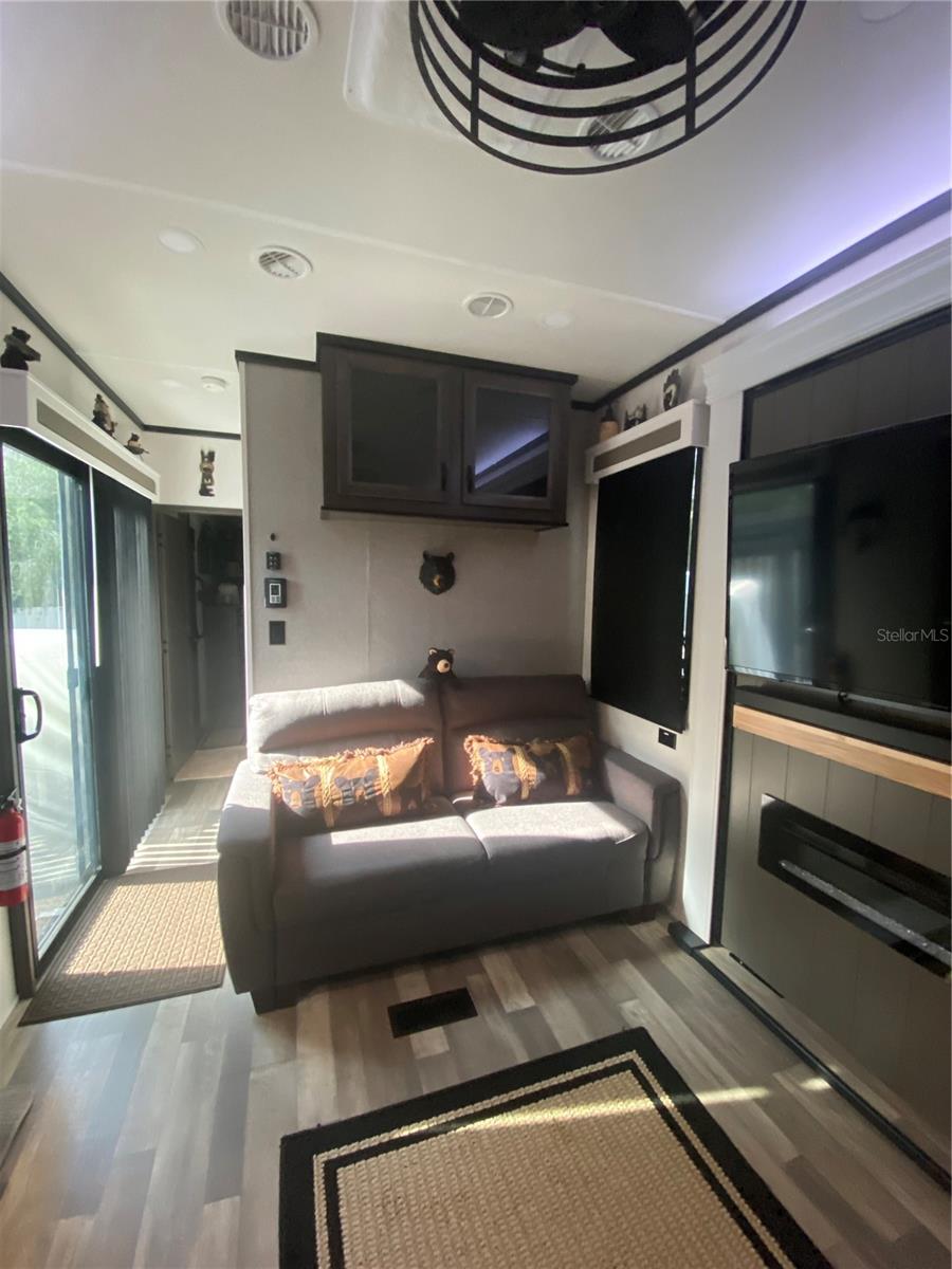 Image 9 of 42 For 25059 143rd Place Ne 102