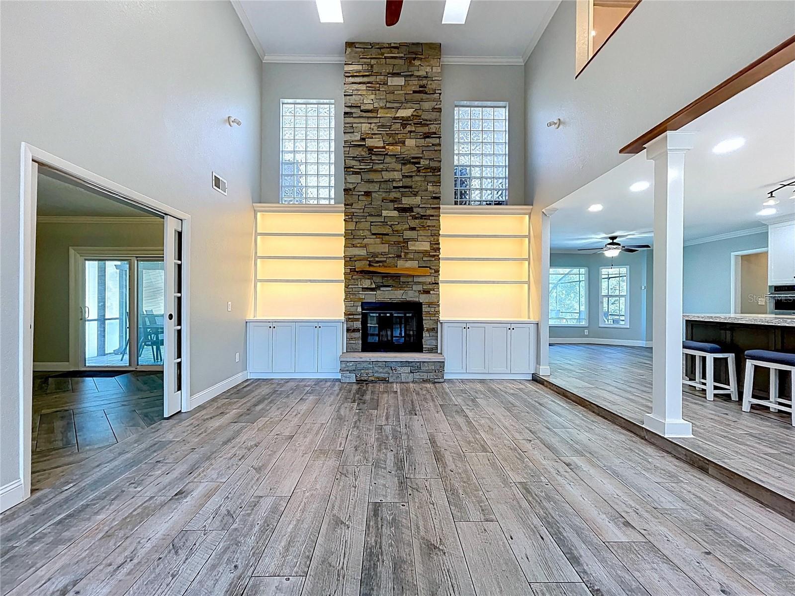 Listing photo id 8 for 10655 Lakeview Drive