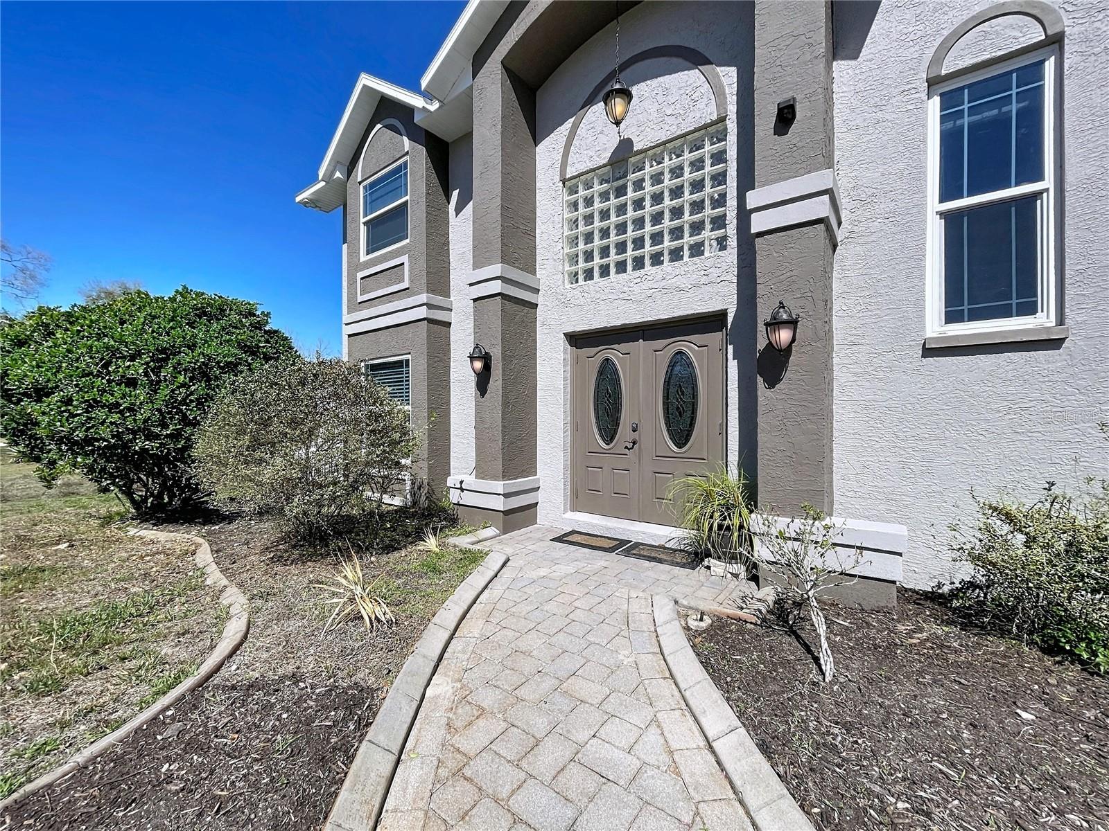 Listing photo id 0 for 10655 Lakeview Drive