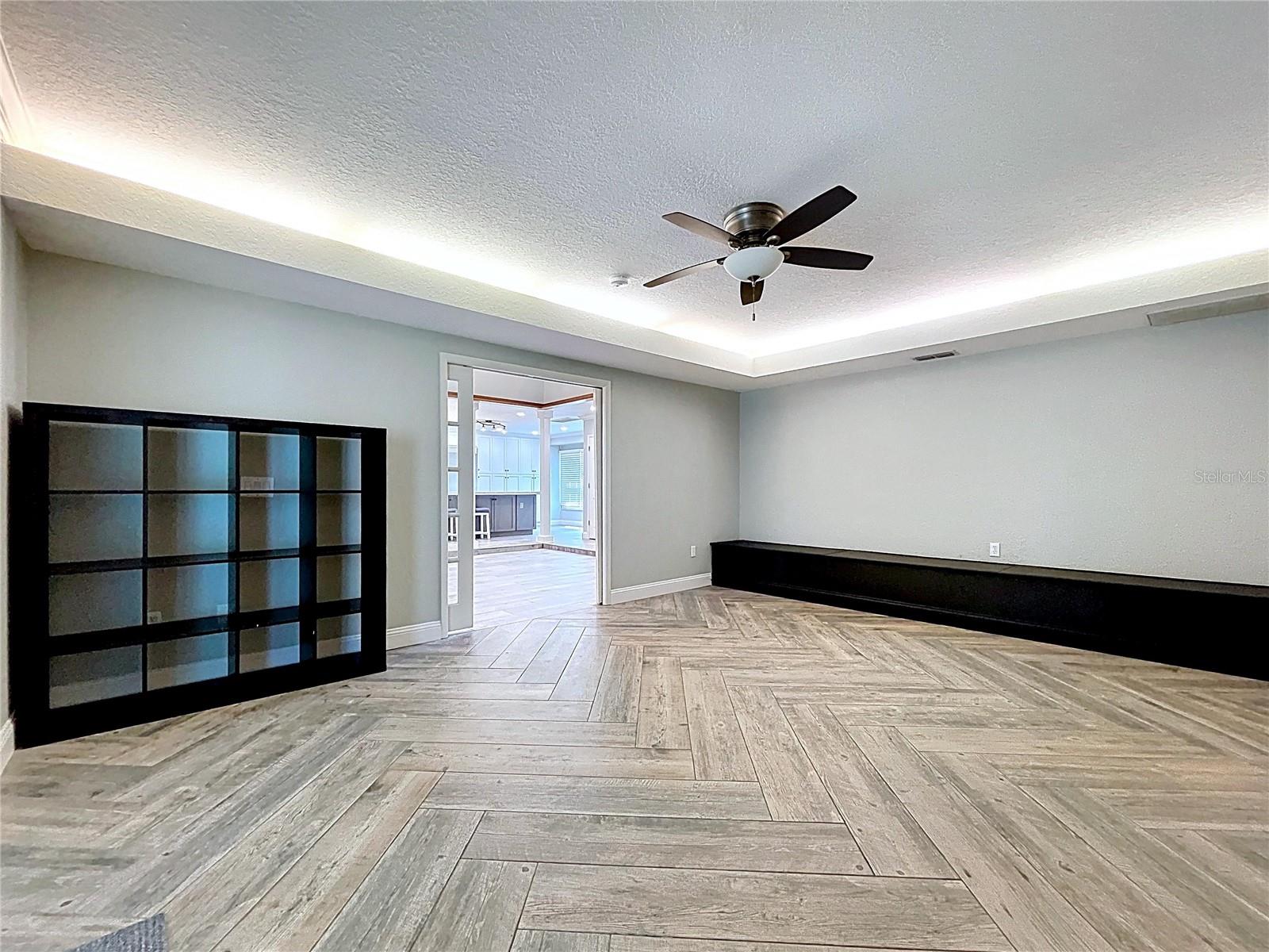 Listing photo id 22 for 10655 Lakeview Drive