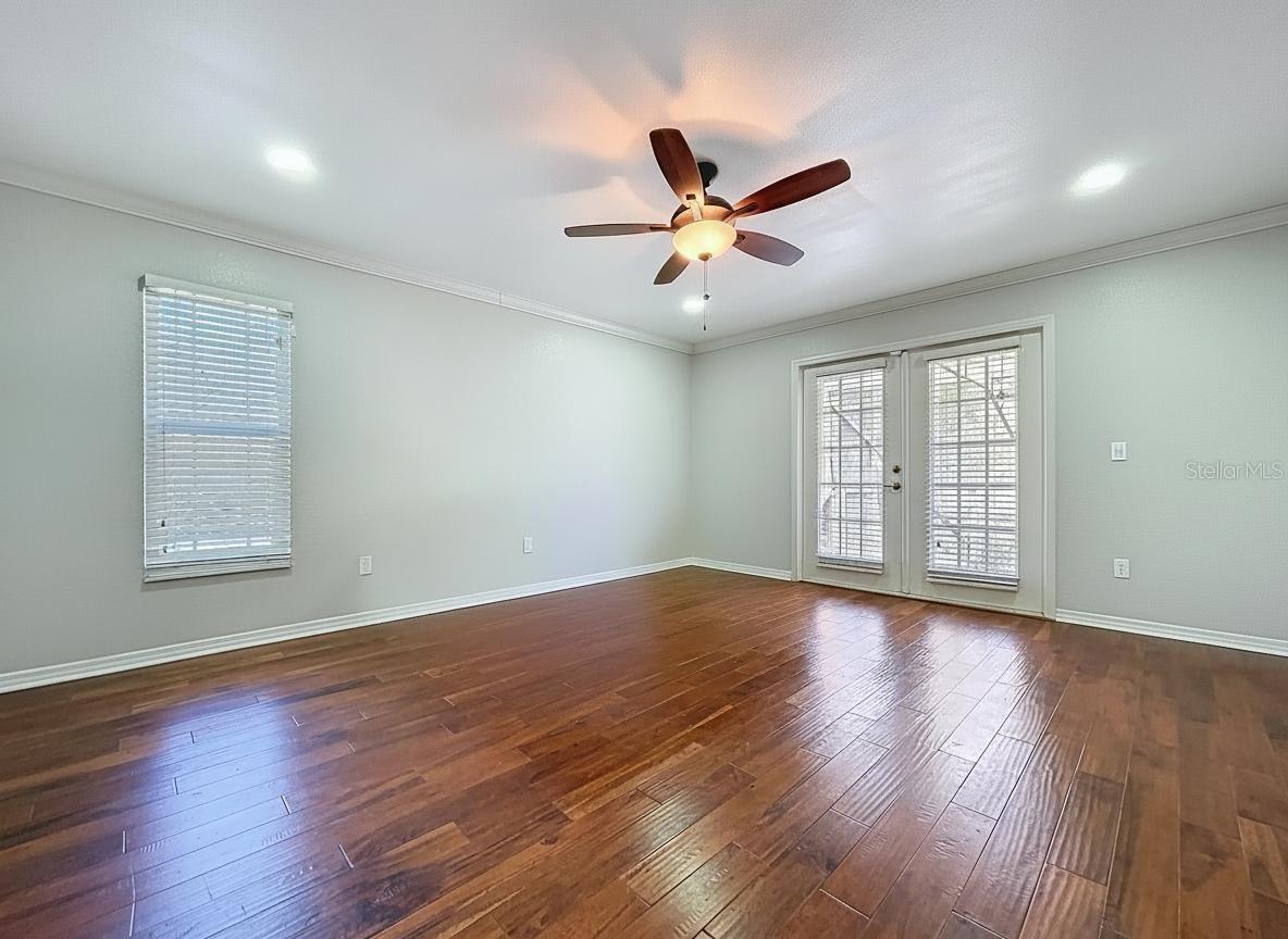 Listing photo id 33 for 10655 Lakeview Drive