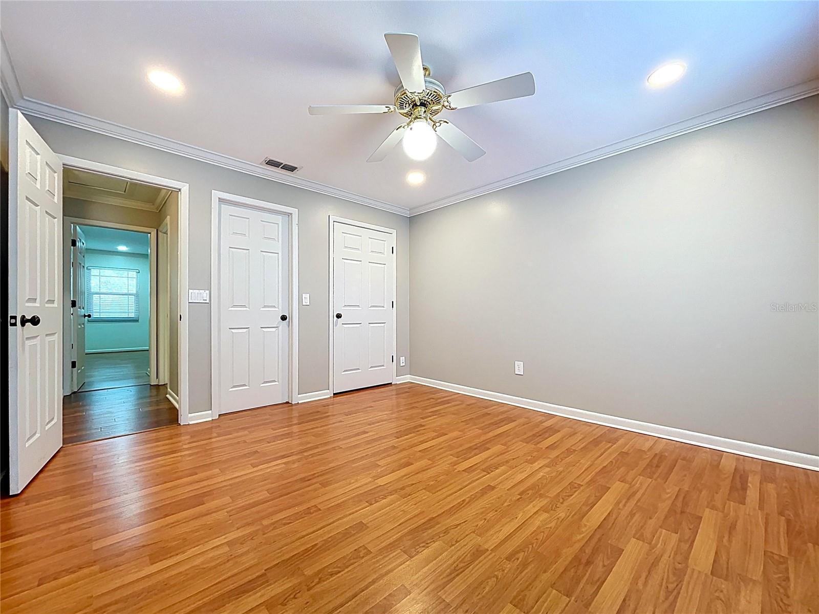 Listing photo id 40 for 10655 Lakeview Drive