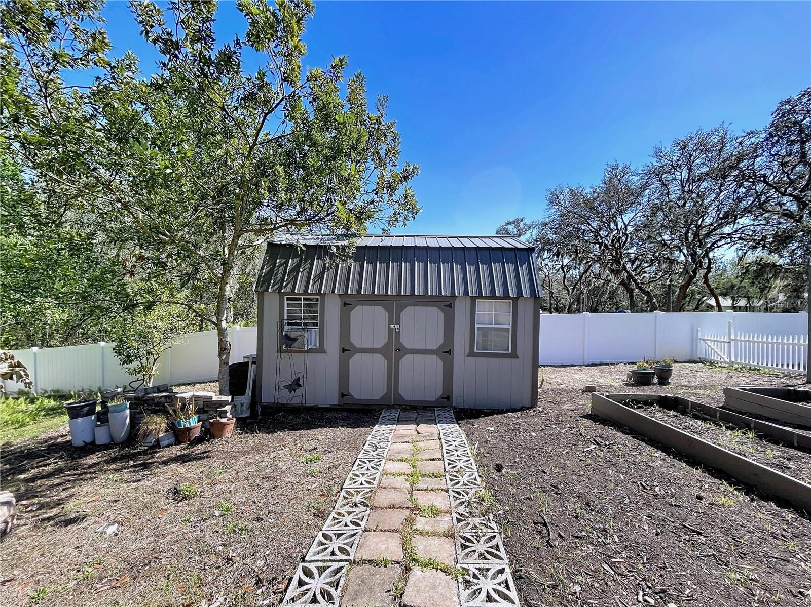 Listing photo id 65 for 10655 Lakeview Drive