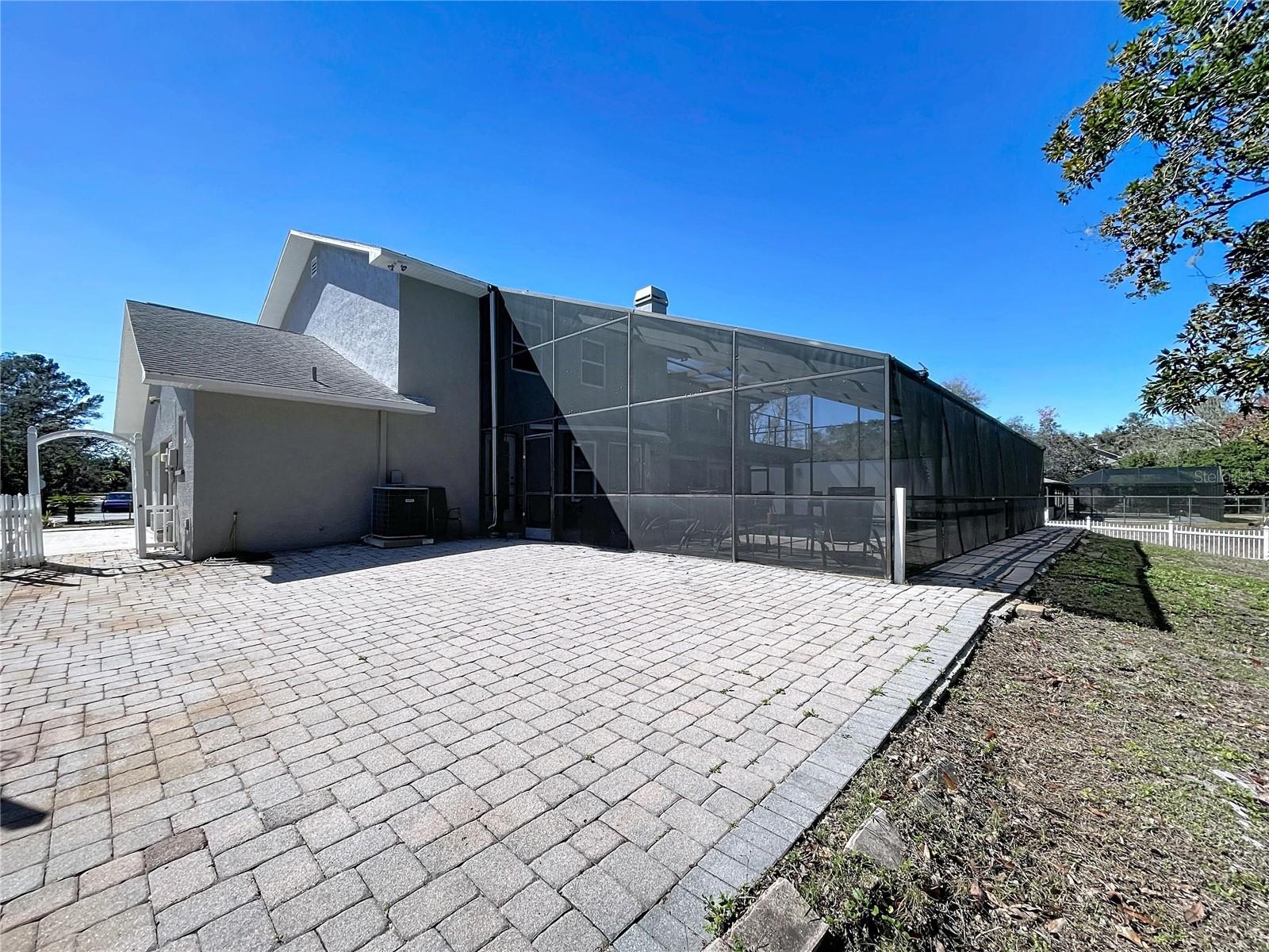 Listing photo id 66 for 10655 Lakeview Drive