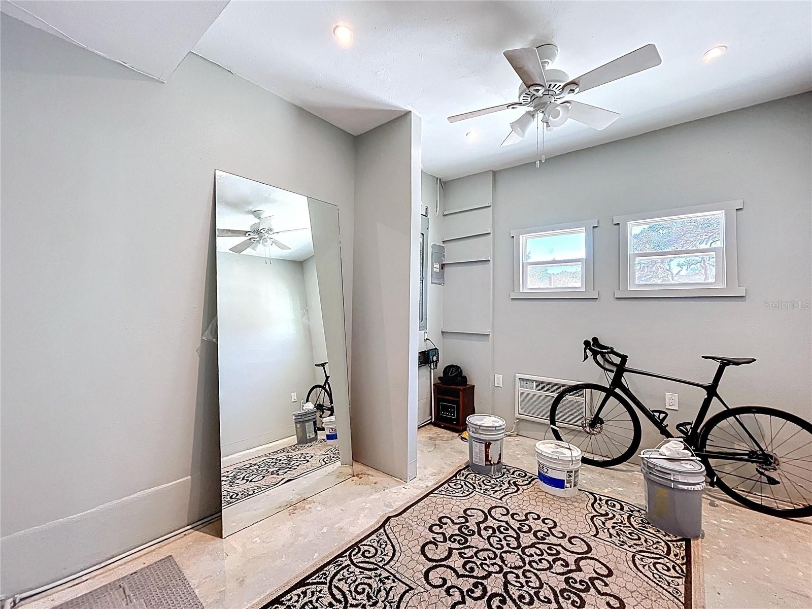 Listing photo id 72 for 10655 Lakeview Drive