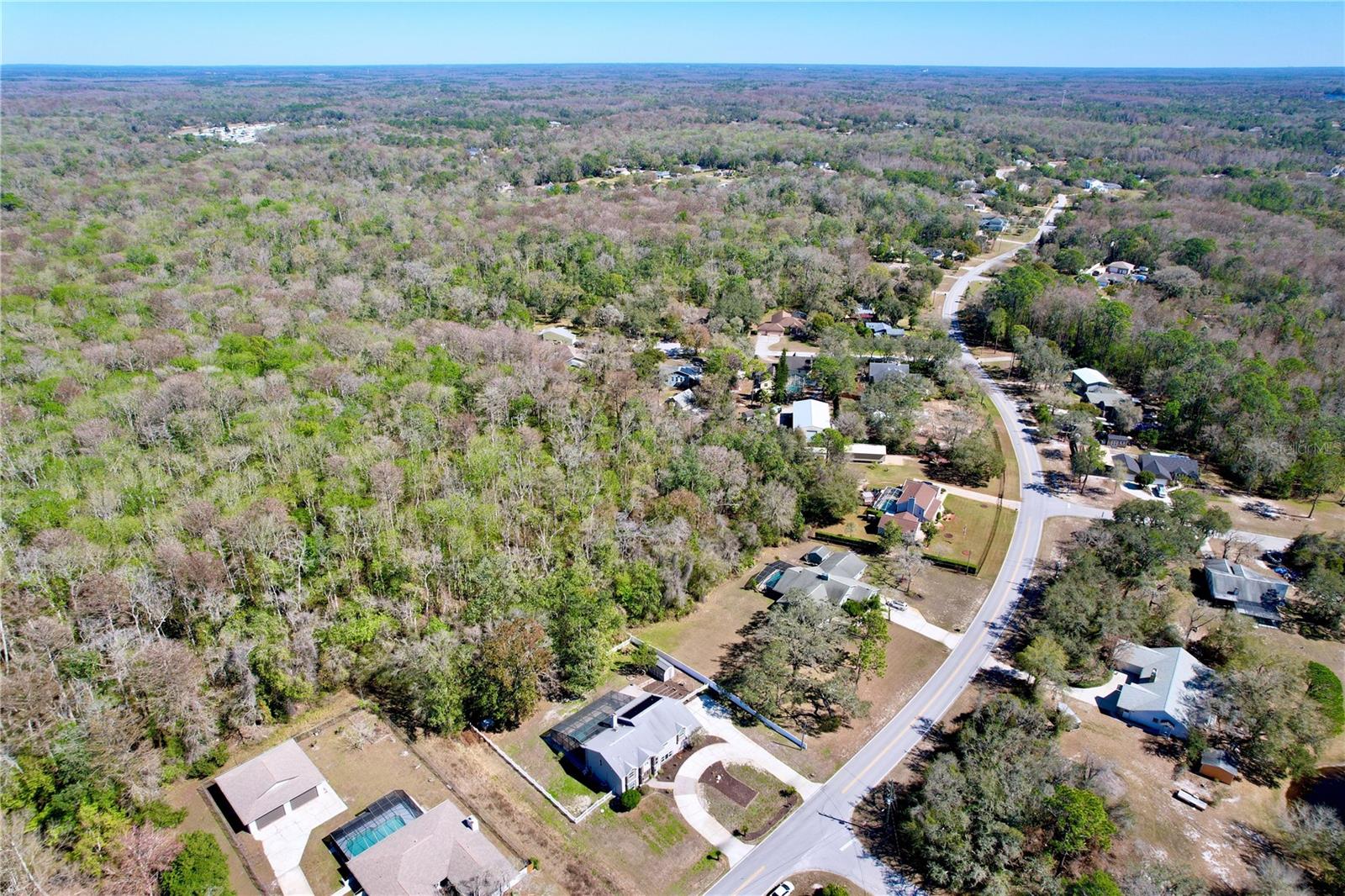 Listing photo id 80 for 10655 Lakeview Drive