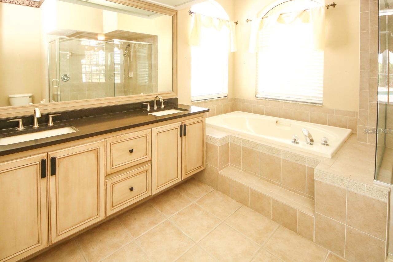 Image 19 of 46 For 8506 Coral Creek Loop