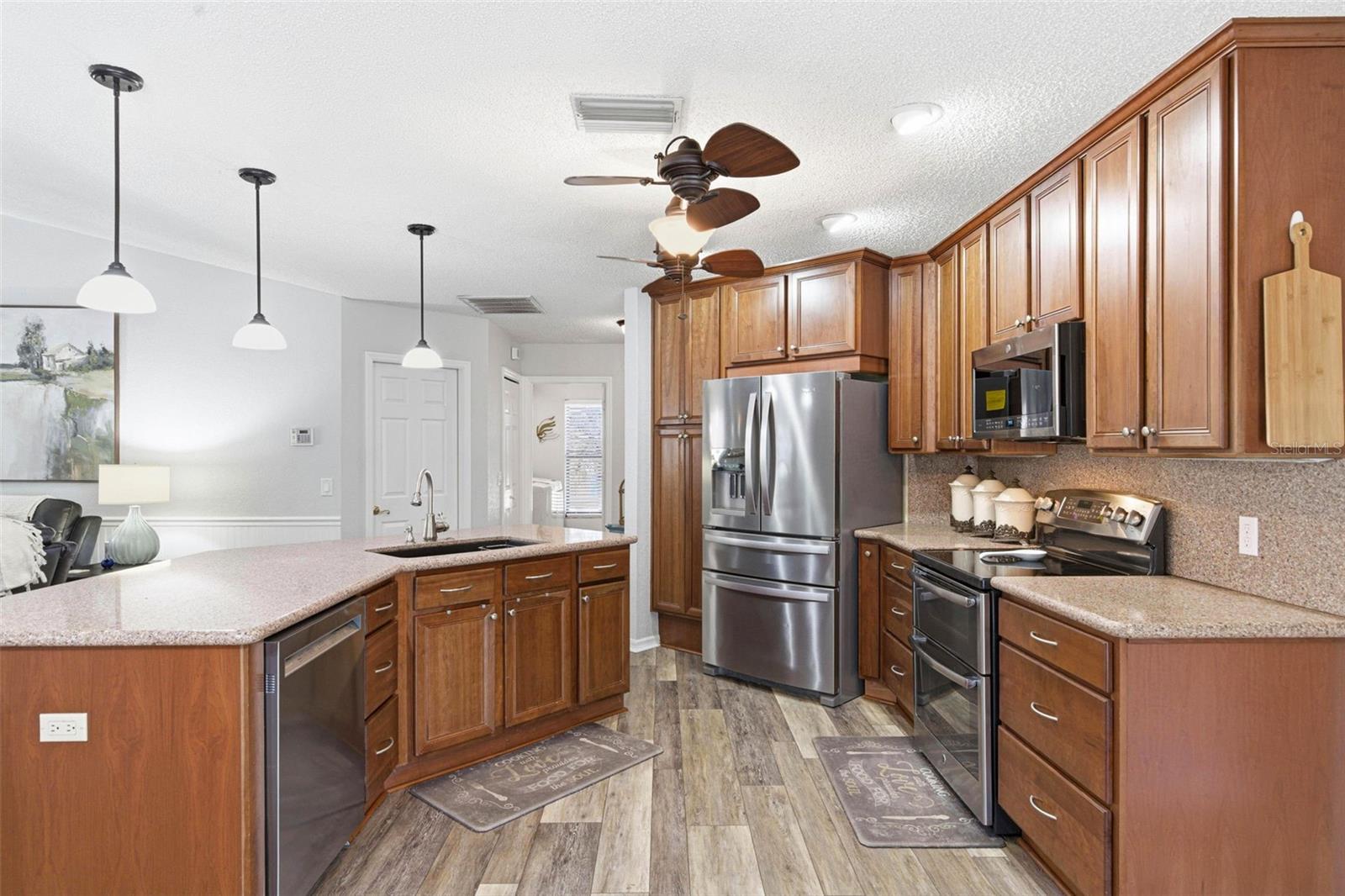 Listing photo id 9 for 3050 Stephanie Drive