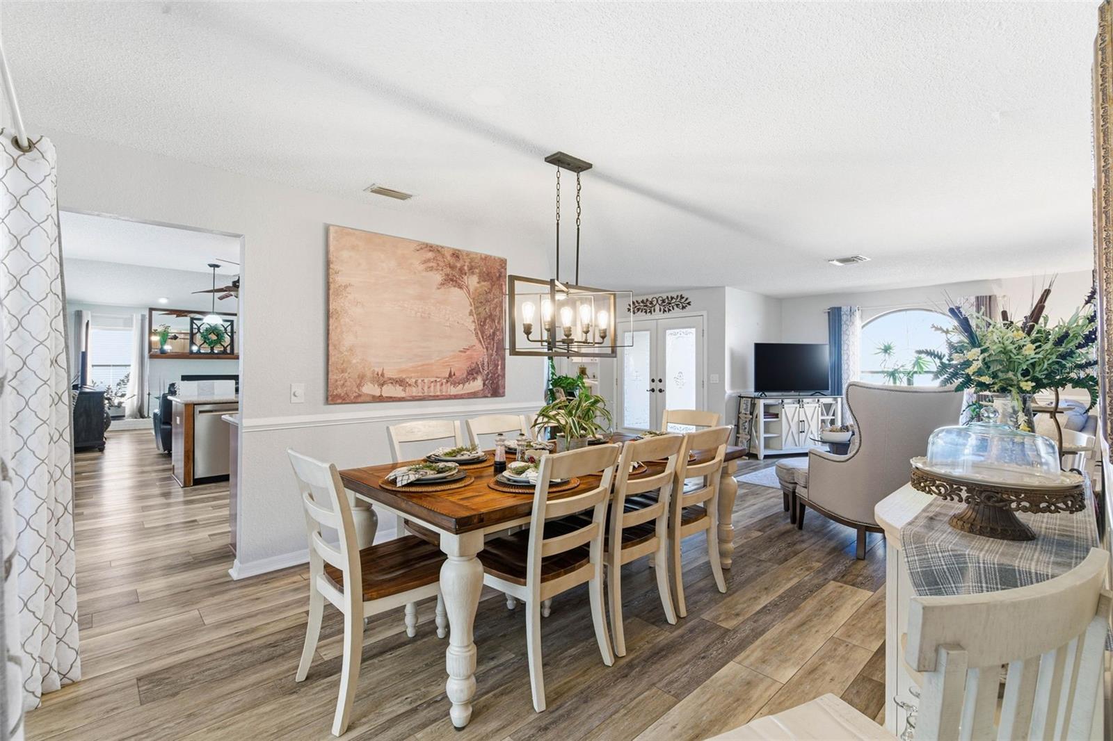 Listing photo id 14 for 3050 Stephanie Drive