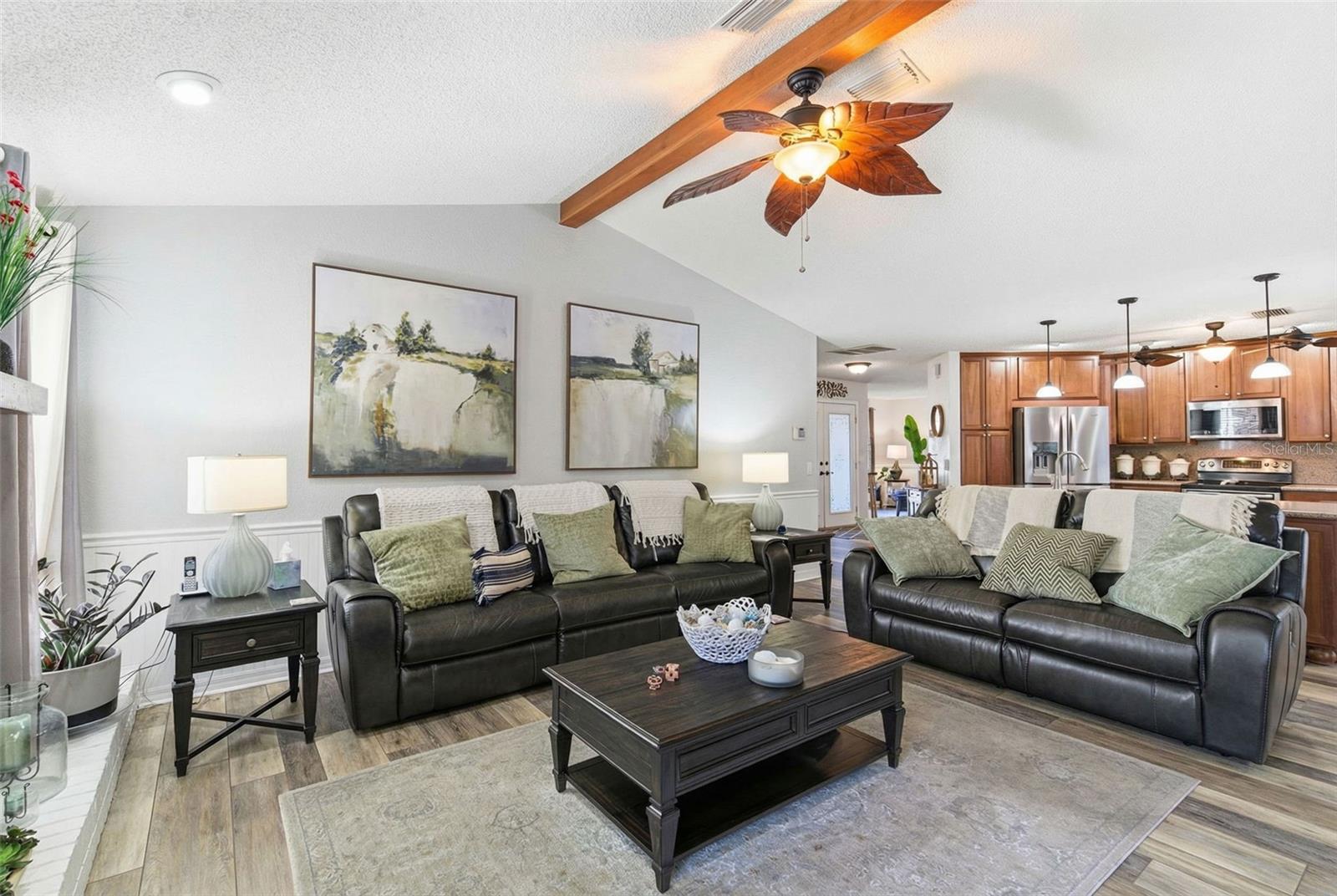 Listing photo id 17 for 3050 Stephanie Drive