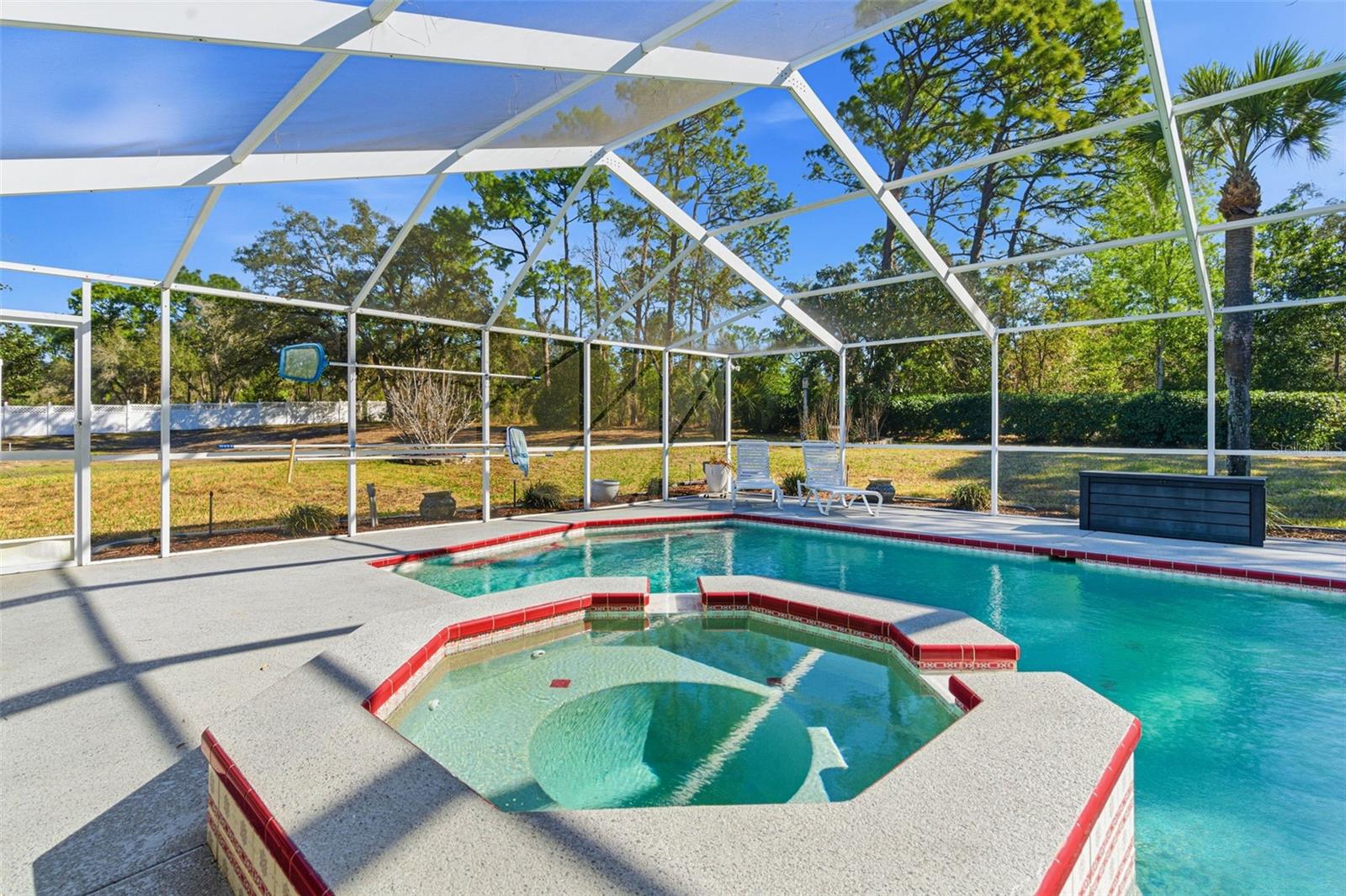 Listing photo id 21 for 3050 Stephanie Drive