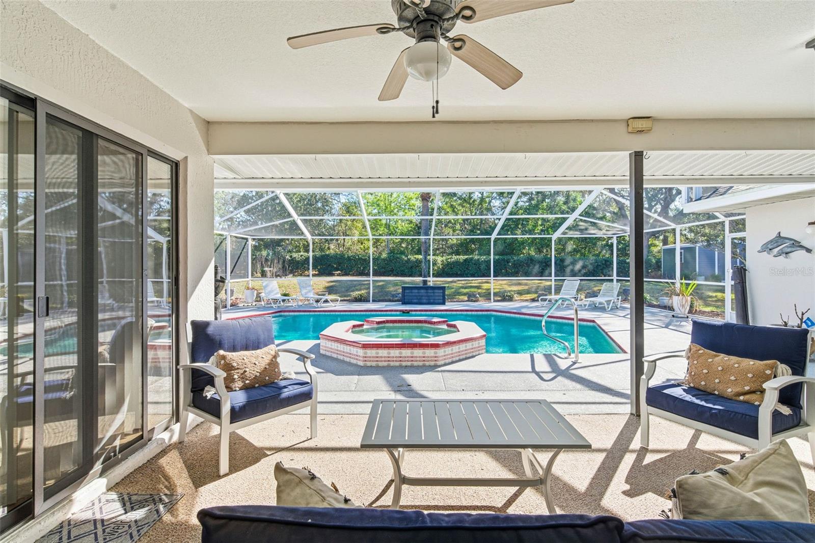 Listing photo id 22 for 3050 Stephanie Drive