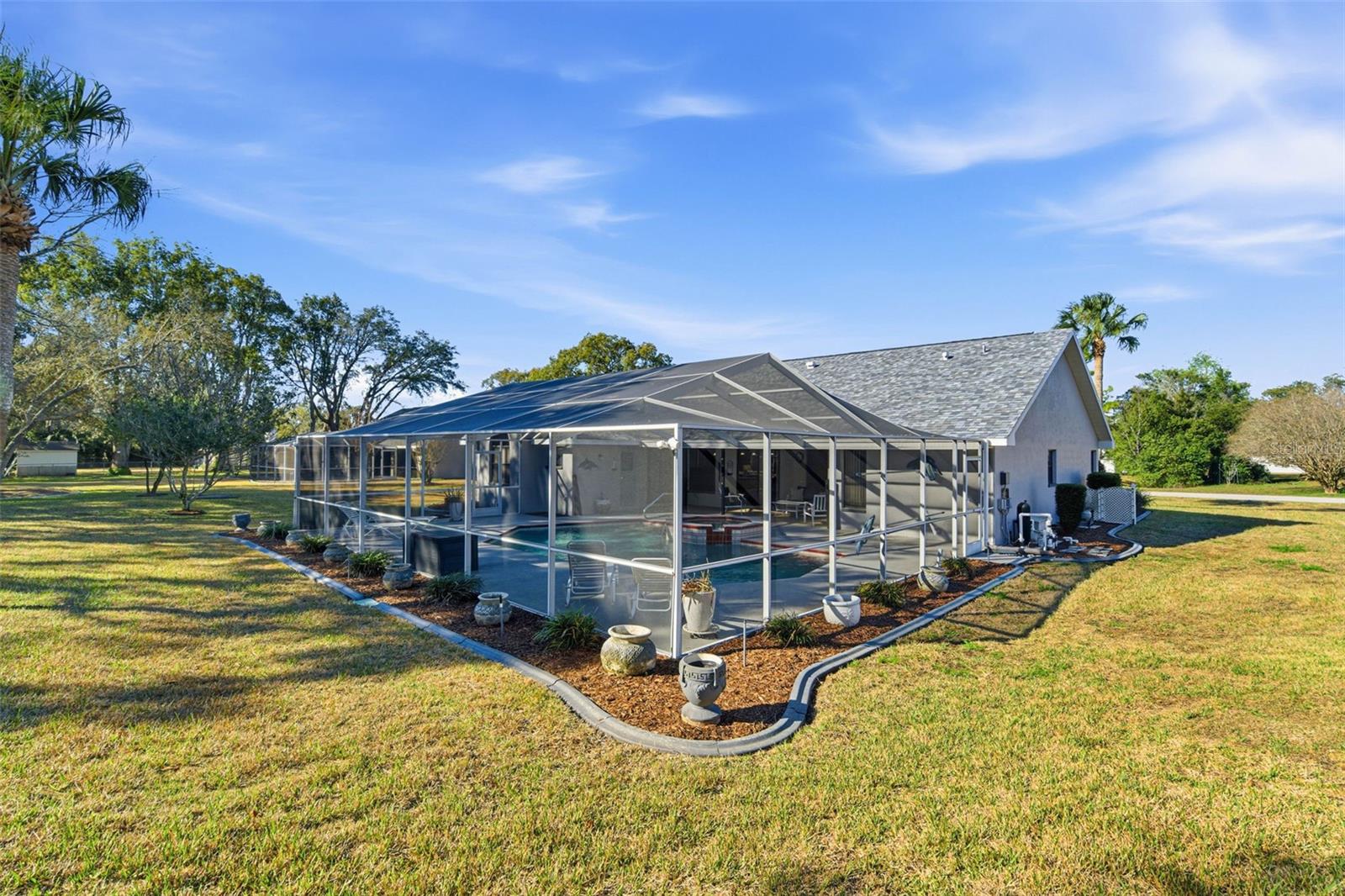 Listing photo id 1 for 3050 Stephanie Drive