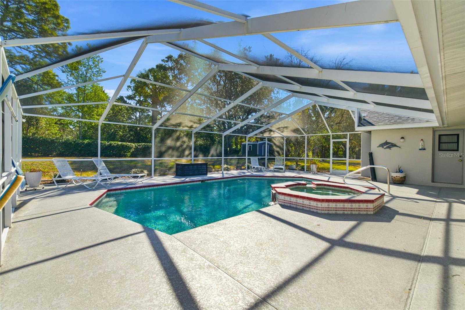 Listing photo id 30 for 3050 Stephanie Drive