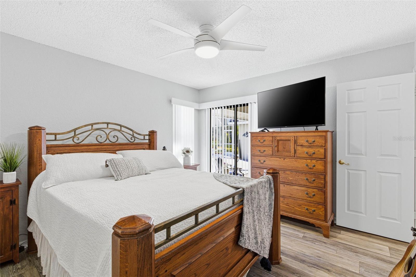 Listing photo id 42 for 3050 Stephanie Drive