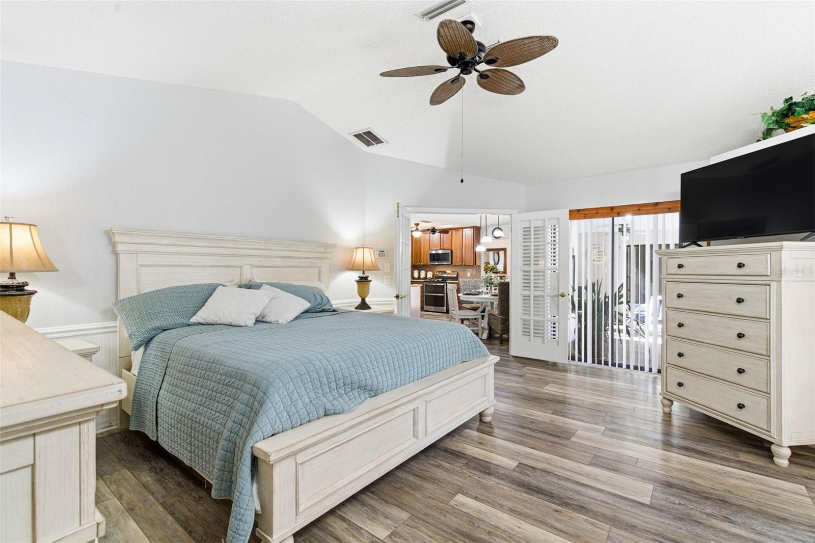 Listing photo id 46 for 3050 Stephanie Drive