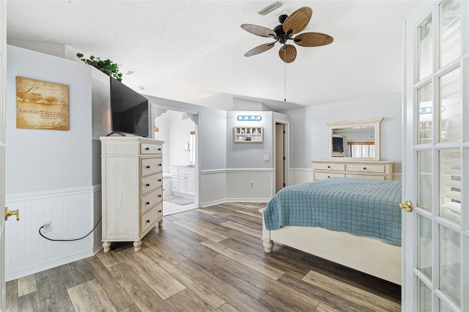 Listing photo id 49 for 3050 Stephanie Drive