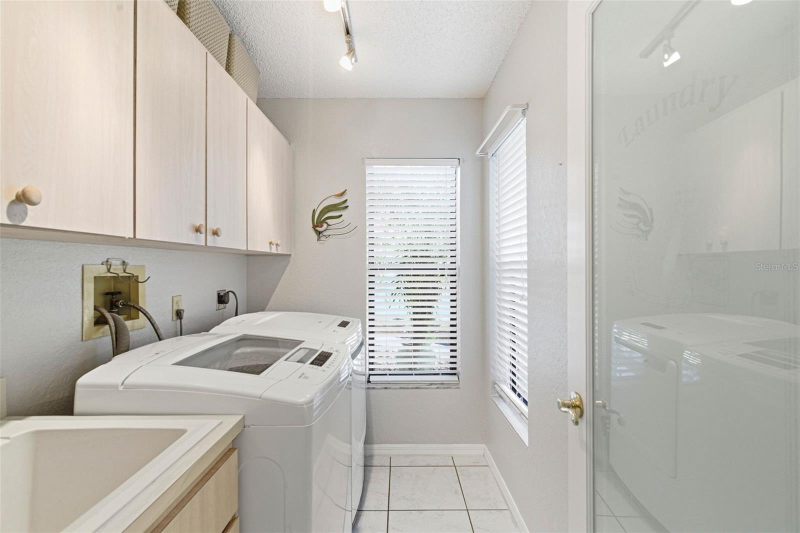 Listing photo id 53 for 3050 Stephanie Drive