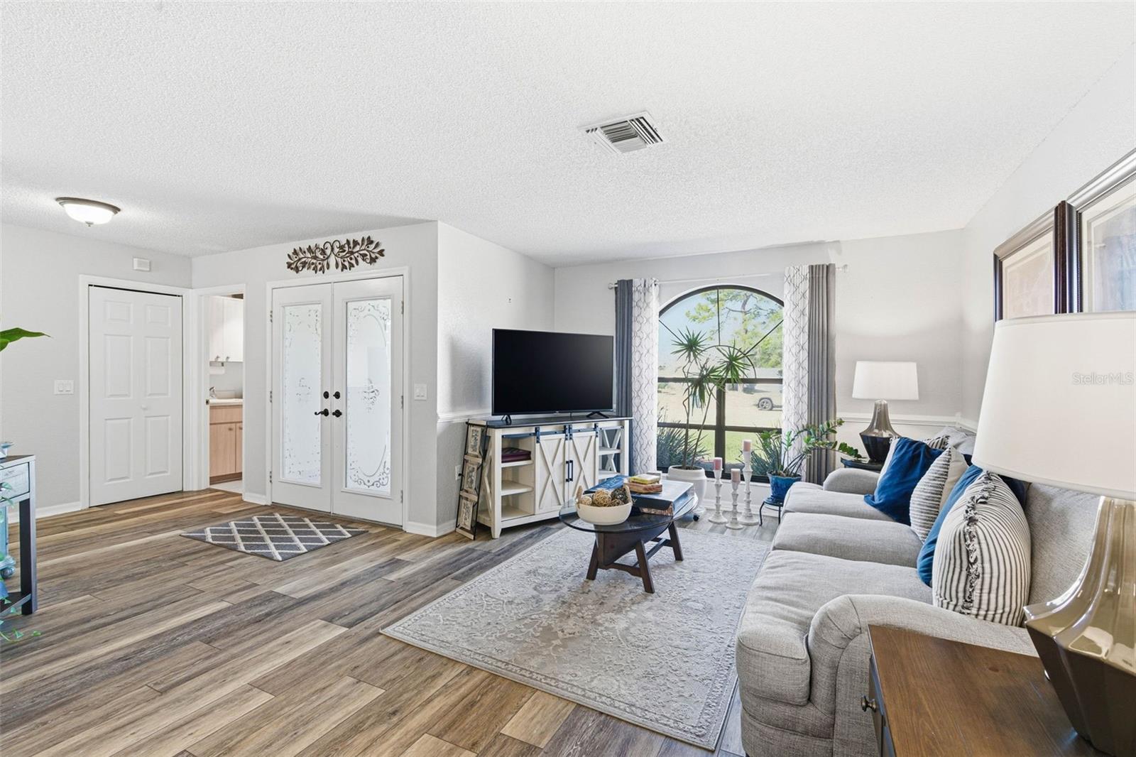 Listing photo id 58 for 3050 Stephanie Drive