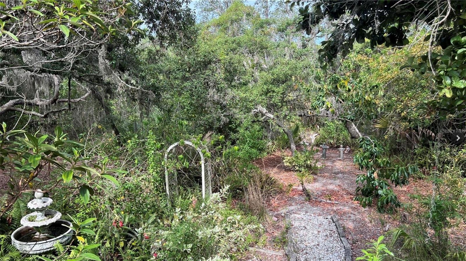 Image 15 of 17 For 1890 Whispering Way 1890