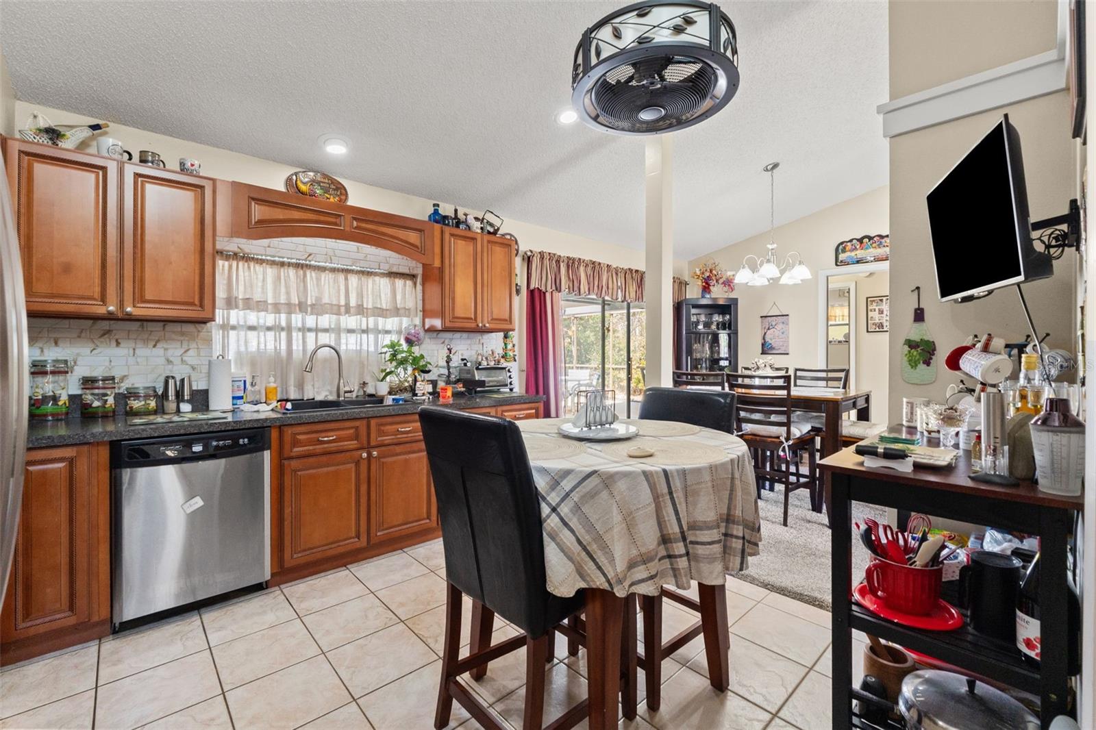 Image 20 of 34 For 4151 Montano Avenue